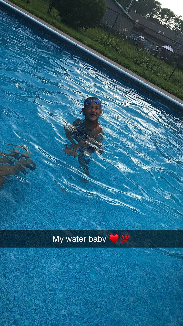 Jandel is registered to the contest to win money with this photo: fun, individual_sports, joy, leisure, leisure_centre, open_water_swimming, person, recreation, swimmer, swimming, swimming_pool, vacation, water