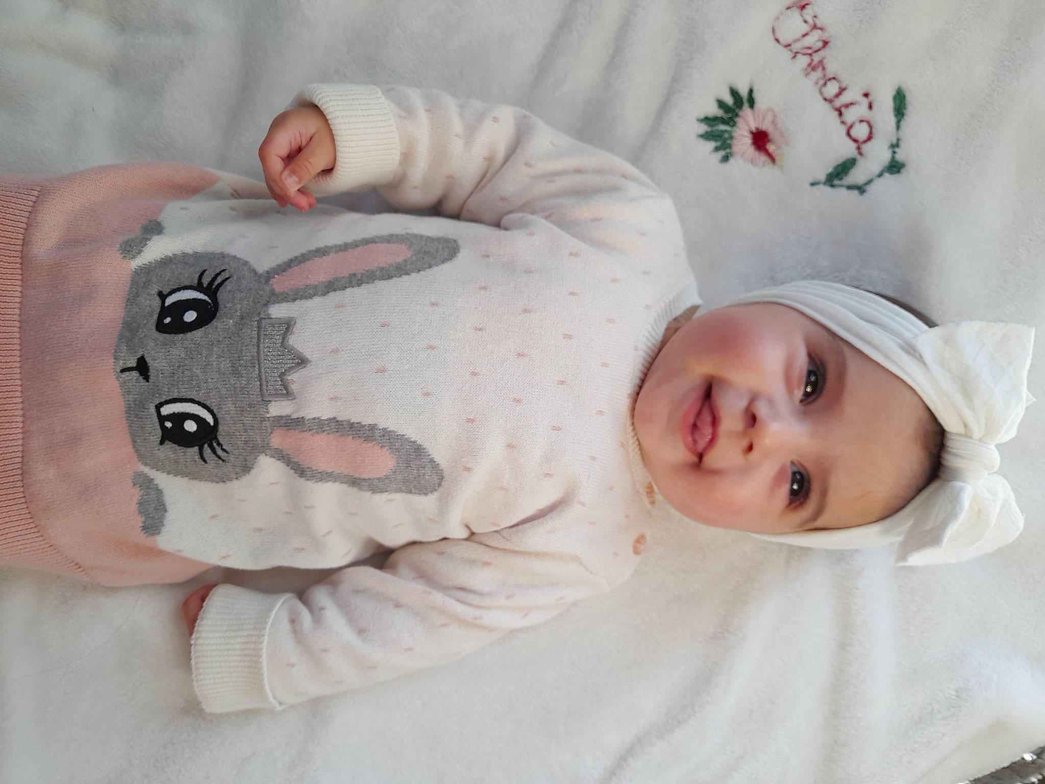 Ohnaïa a rejoint le concours — aidez-le/la à gagner de superbes lots ! baby, baby_products, baby_safety, baby_sleeping, baby_toddler_clothing, bedding, child, comfort, face, hat, head, headwear, joy, linens, mammal, person, product, room, skin, sleeve