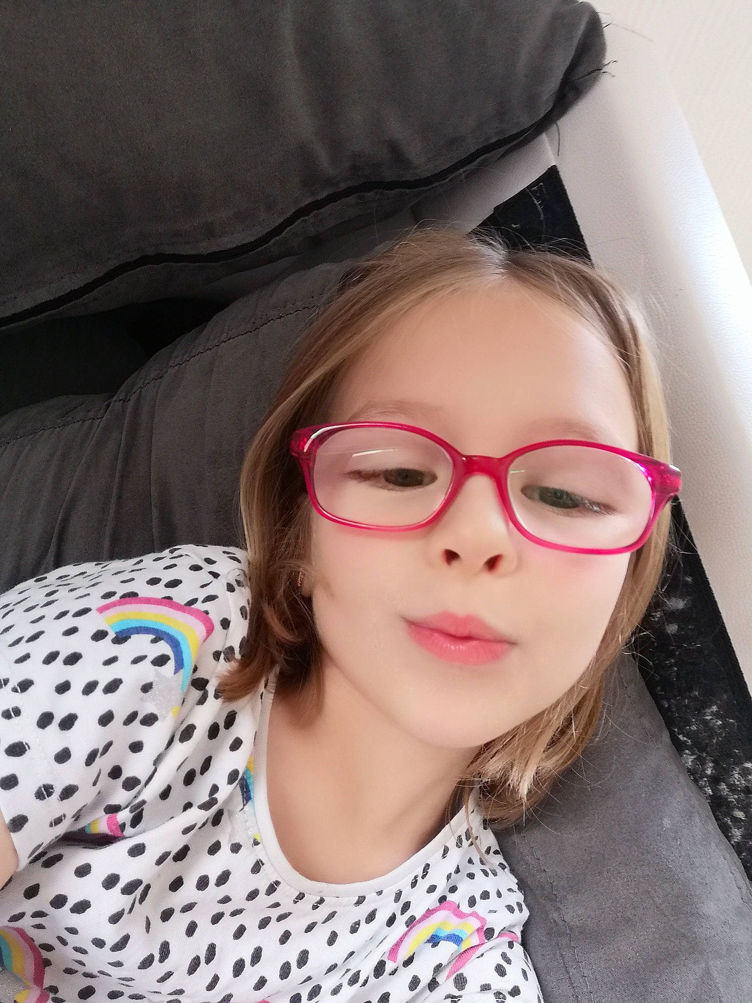 Kaissa participe au concours pour gagner de l'argent avec cette photo : cap, cheek, chin, eye, eyebrow, eyelash, eyewear, face, glasses, head, lip, mammal, nose, outerwear, person, skin, sleeve, smile, street_fashion, vision_care