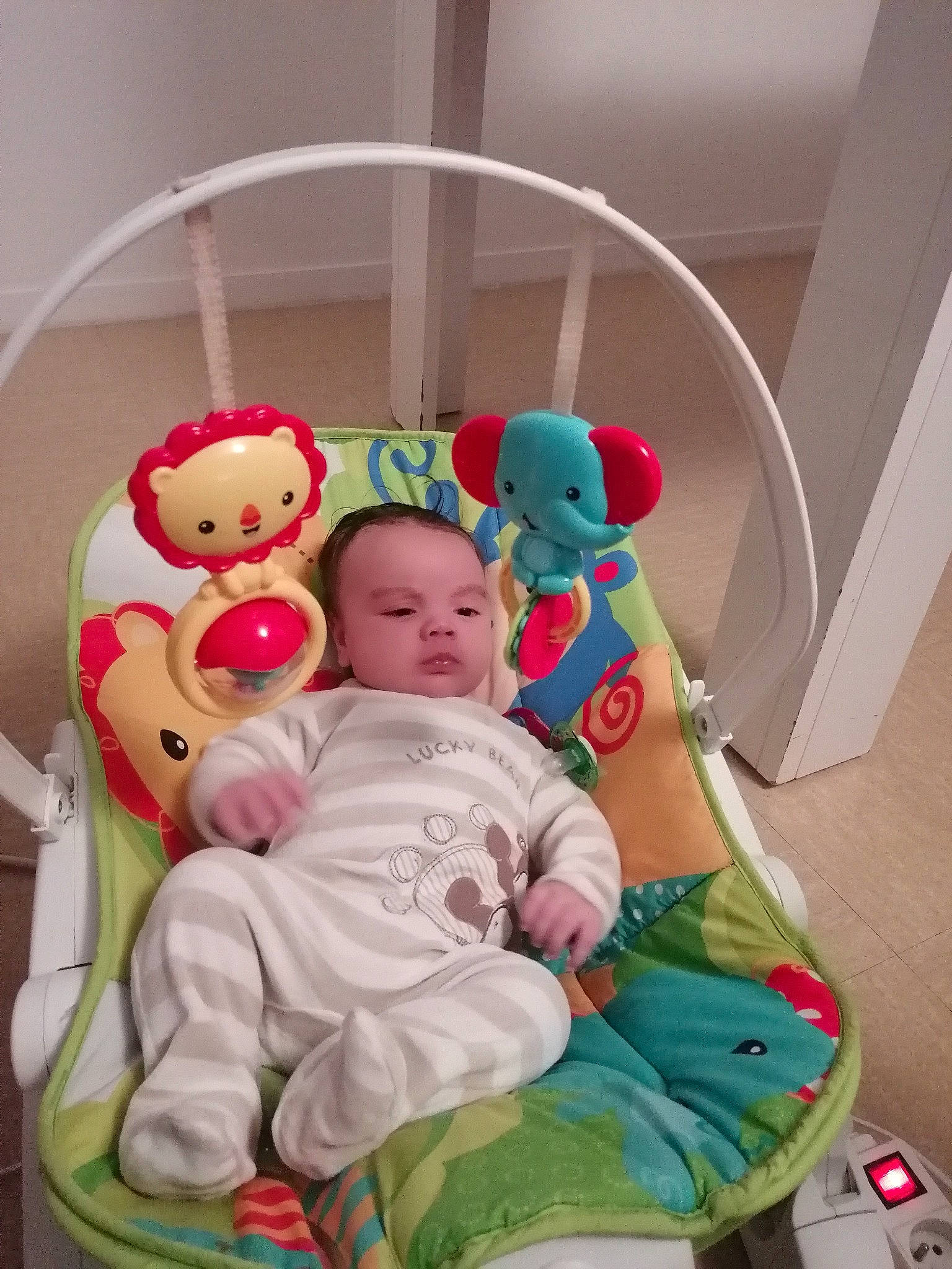 Warren participe au concours pour gagner de l'argent avec cette photo : baby, baby_products, baby_safety, baby_sleeping, baby_toddler_clothing, baby_toys, chair, cheek, child, comfort, fun, happy, infant_bed, lap, person, plush, room, sitting, stuffed_toy, toddler