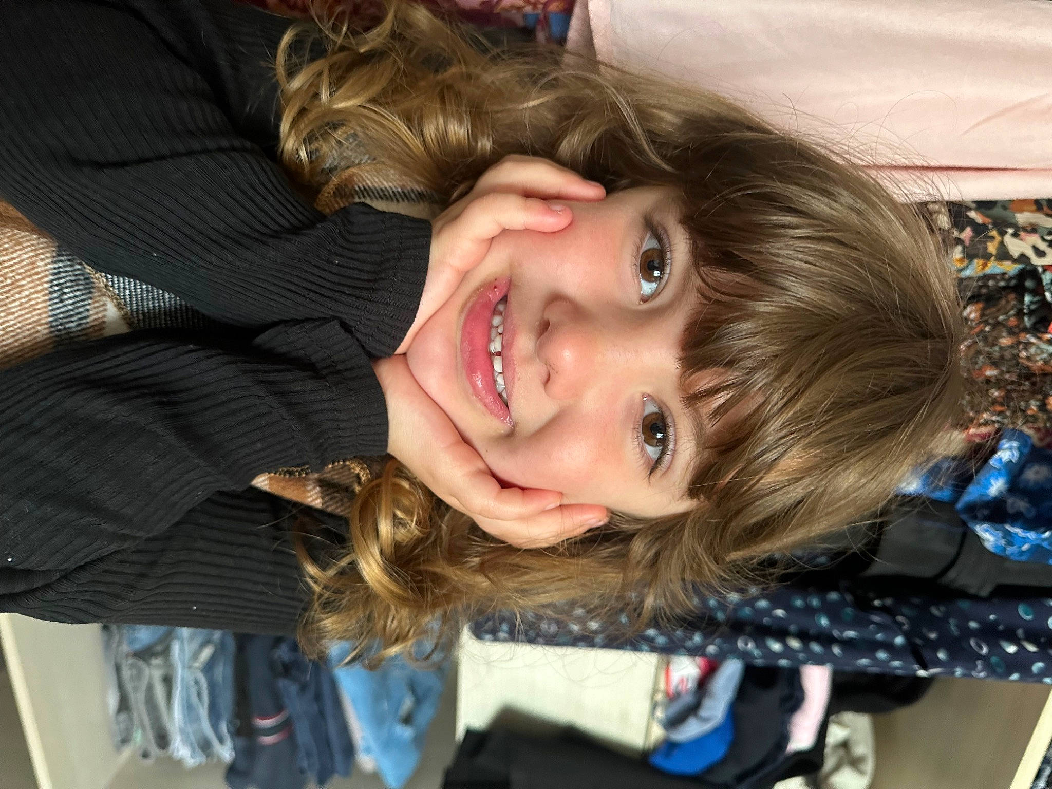 Mya a rejoint le concours — aidez-le/la à gagner de superbes lots ! blond, cheek, child, chin, cool, electric_blue, eye, eyelash, fun, hair, happy, head, iris, joy, laugh, mouth, nose, person, smile, toddler