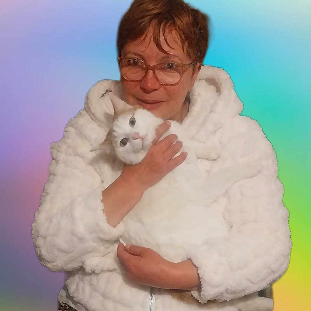 Alunelu a rejoint le concours — aidez-le/la à gagner de superbes lots ! accessories, animal, baby, blanket, canine, cat, dog, face, glasses, happy, head, kitten, lady, person, pet, photography, portrait, puppy, rabbit, smile