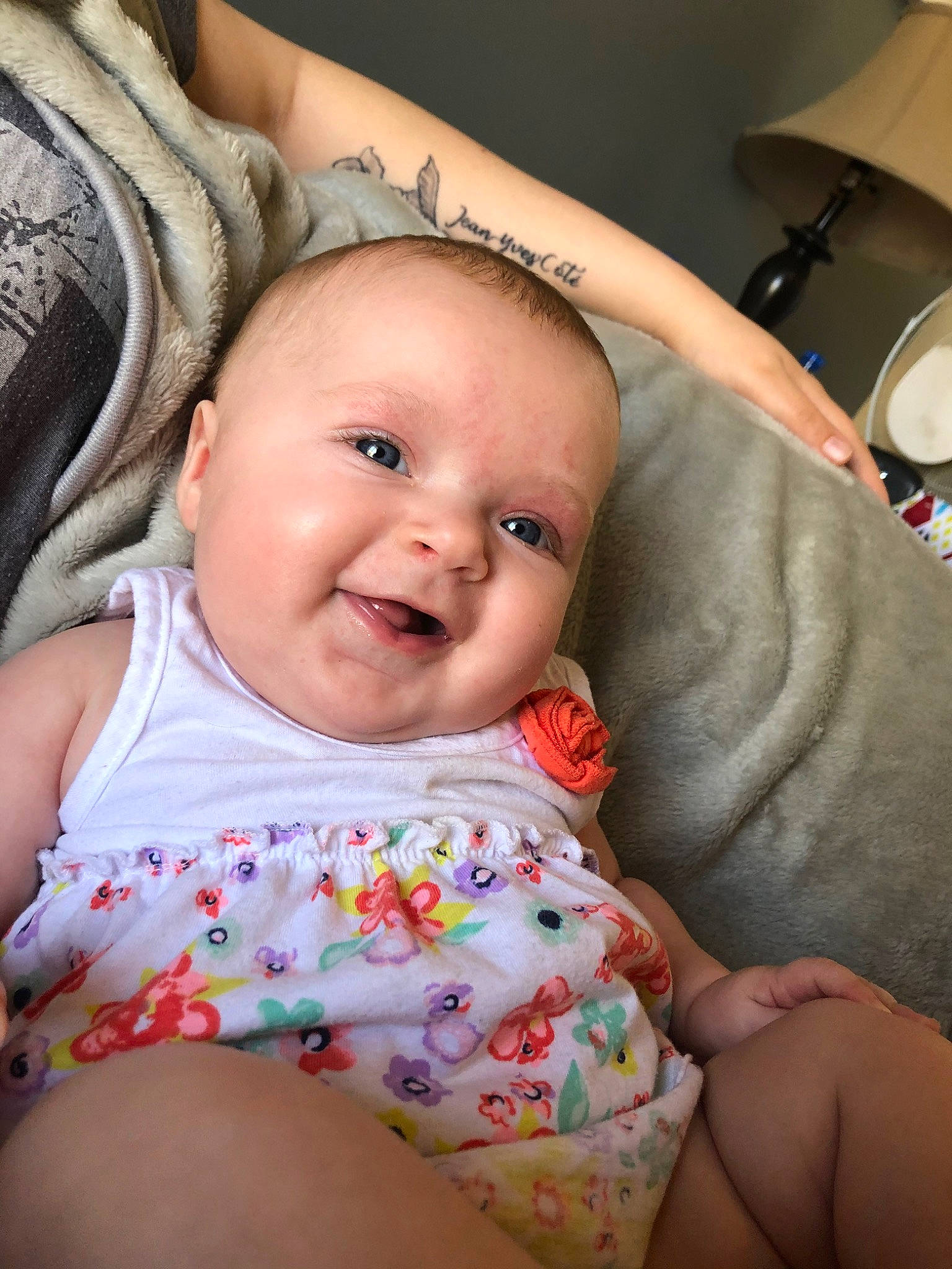 Marjorie participe au concours pour gagner de l'argent avec cette photo : baby, cheek, child, eye, face, finger, head, iris, lip, mouth, nose, person, skin, smile, toddler