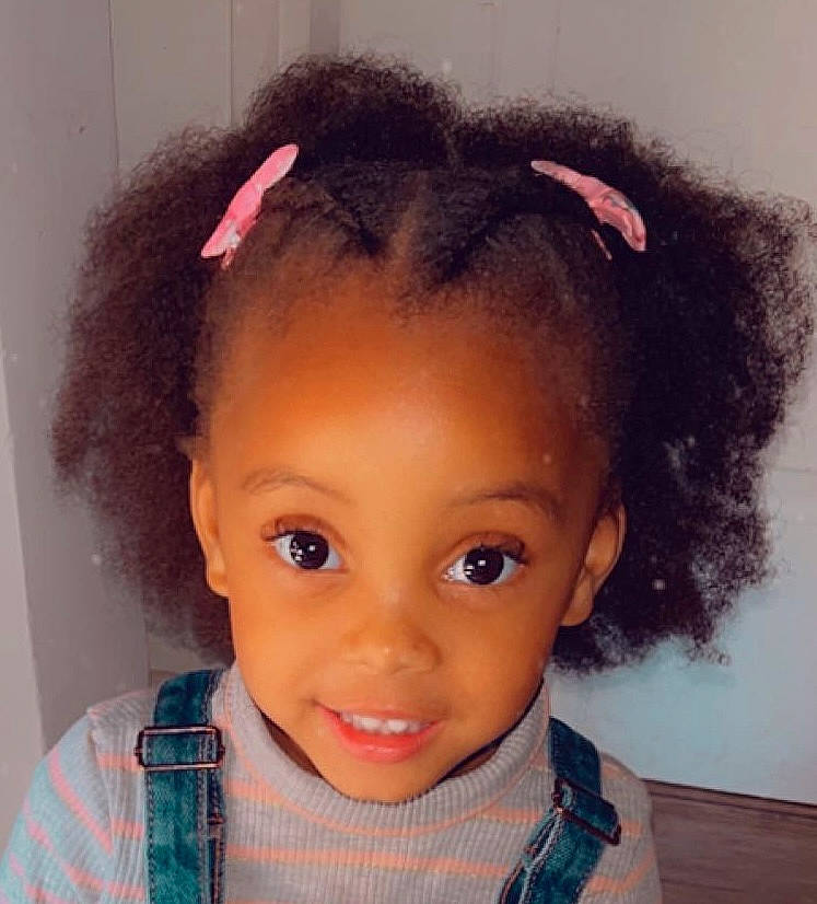 Bianca a rejoint le concours — aidez-le/la à gagner de superbes lots ! afro, black_hair, cheek, child, chin, cool, ear, eyebrow, eyelash, face, forehead, hairstyle, happy, head, iris, joy, lip, neck, nose, organ