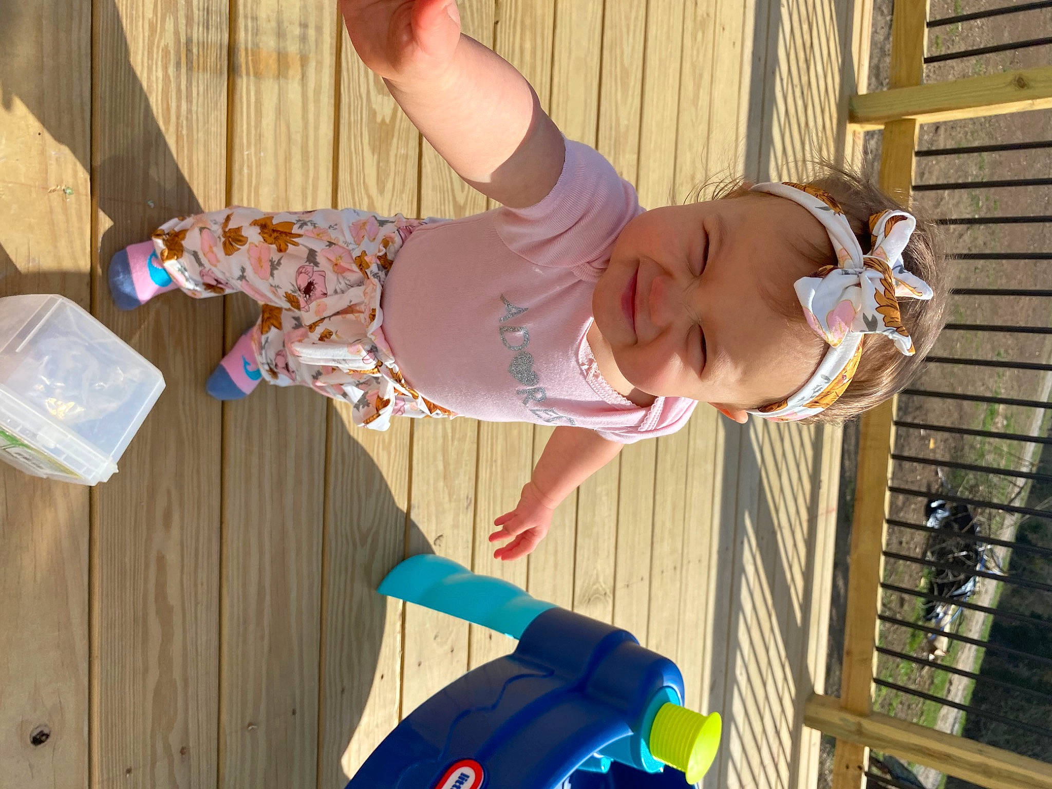 Ella is registered to the contest to win money with this photo: baby, baby_toddler_clothing, child, fun, happy, hat, joy, leisure, person, smile, thigh, toddler, tree, vacation, wood