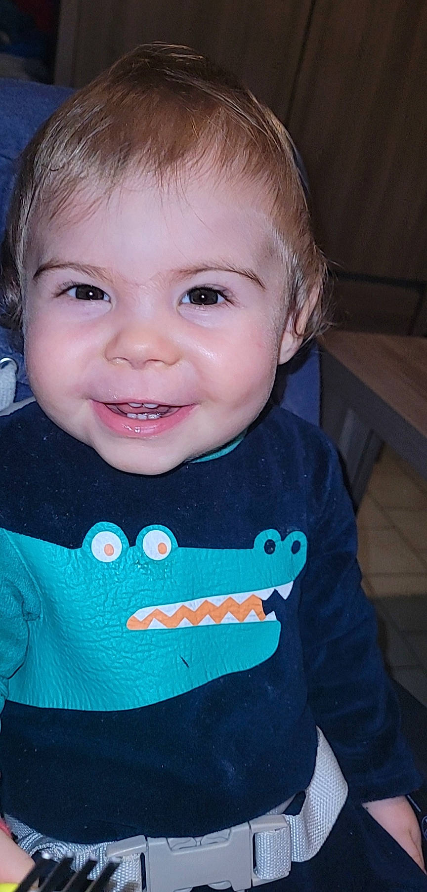 Thayron a rejoint le concours — aidez-le/la à gagner de superbes lots ! baby_toddler_clothing, blue, cheek, chin, eye, eyebrow, eyelash, face, facial_expression, happy, head, iris, joy, lip, mammal, mouth, neck, nose, person, skin