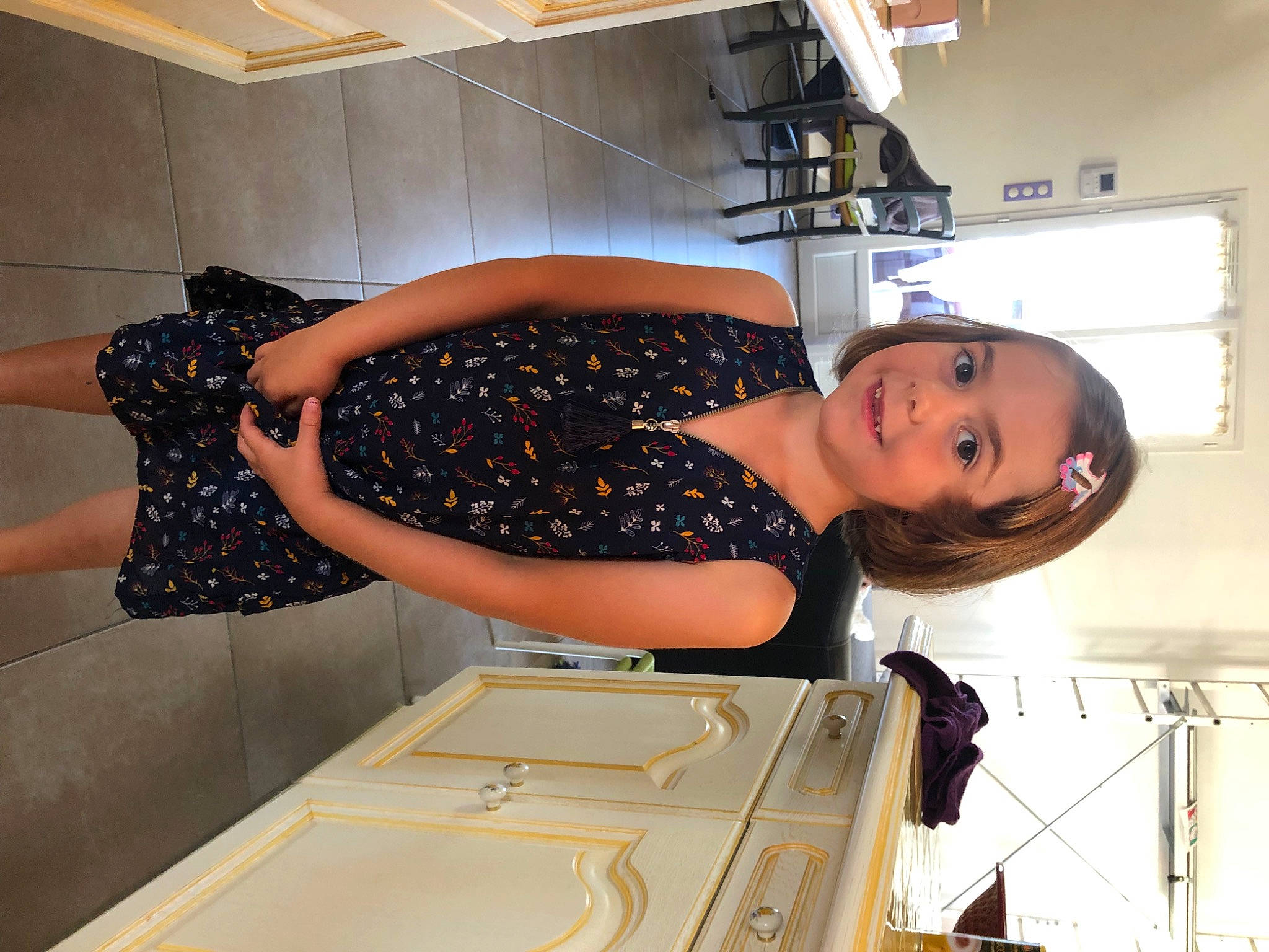 Meiline a rejoint le concours — aidez-le/la à gagner de superbes lots ! arm, cocktail_dress, comfort, dress, elbow, fashion_design, flooring, fun, homemaker, human_leg, joint, joy, leg, machine, one_piece_garment, person, room, smile, thigh, waist