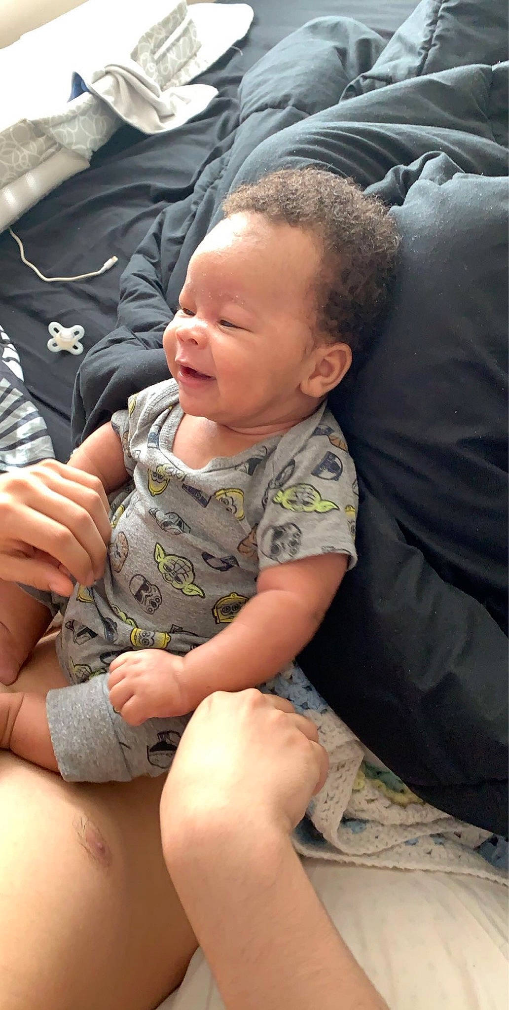 Ezikai is registered to the contest to win money with this photo: baby, child, person, sitting, toddler