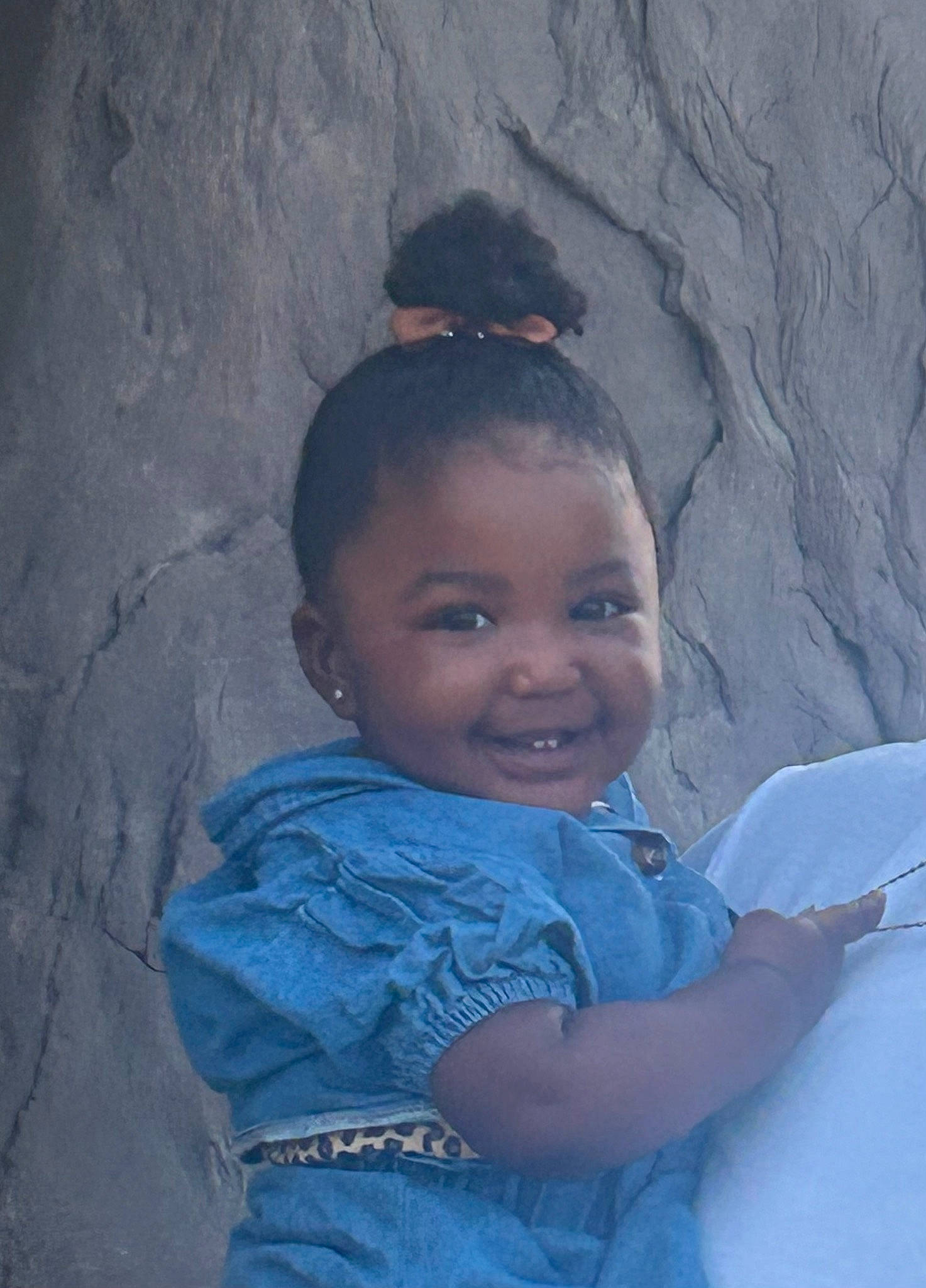 Harmoni is registered to the contest to win money with this photo: art, azure, baby_toddler_clothing, black_hair, child, electric_blue, eye, eyebrow, facial_expression, flash_photography, happy, head, human_body, iris, joy, organ, person, skin, smile, standing