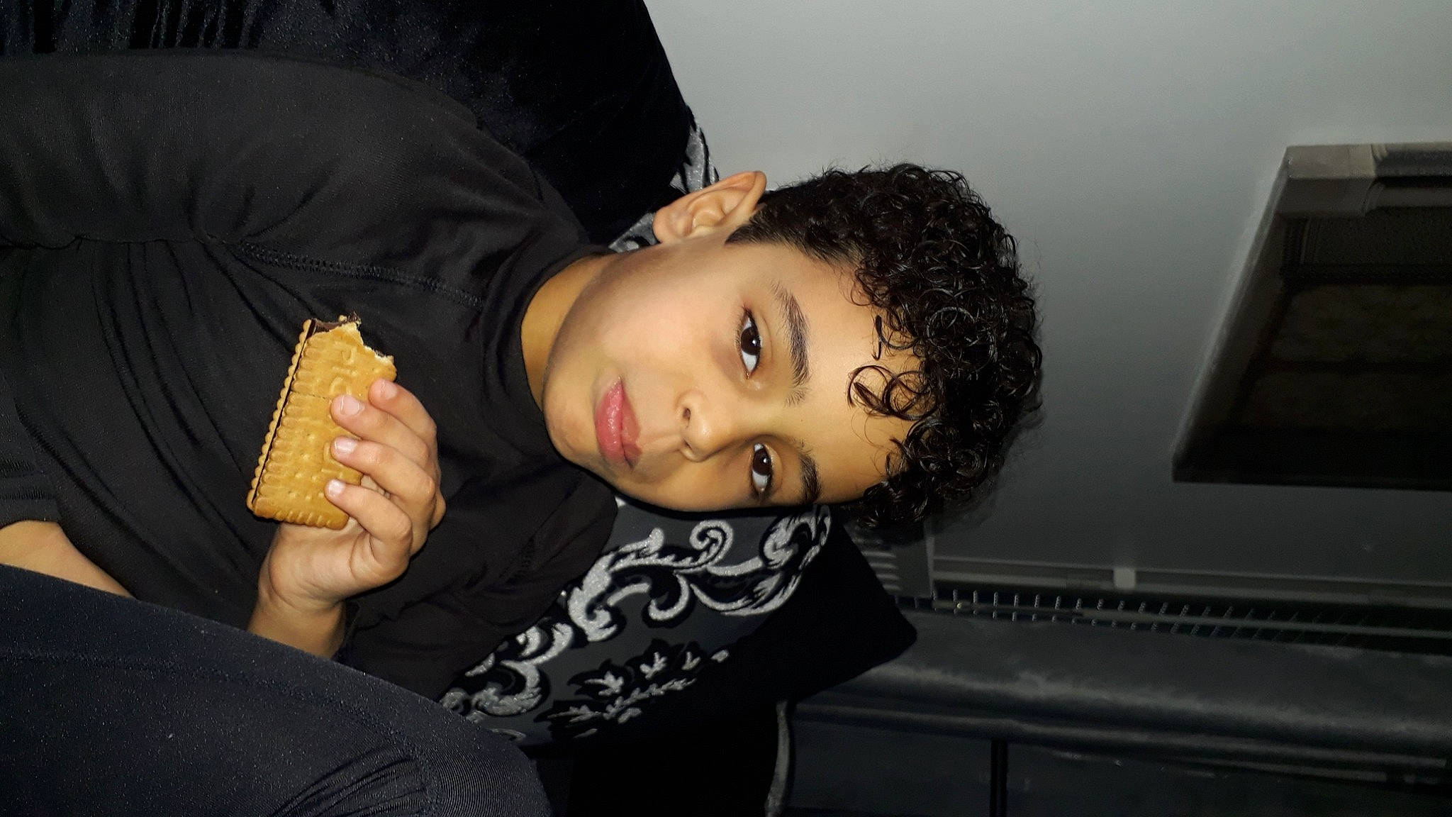 Bilel a rejoint le concours — aidez-le/la à gagner de superbes lots ! black_hair, eye, mouth, neck, person, photography