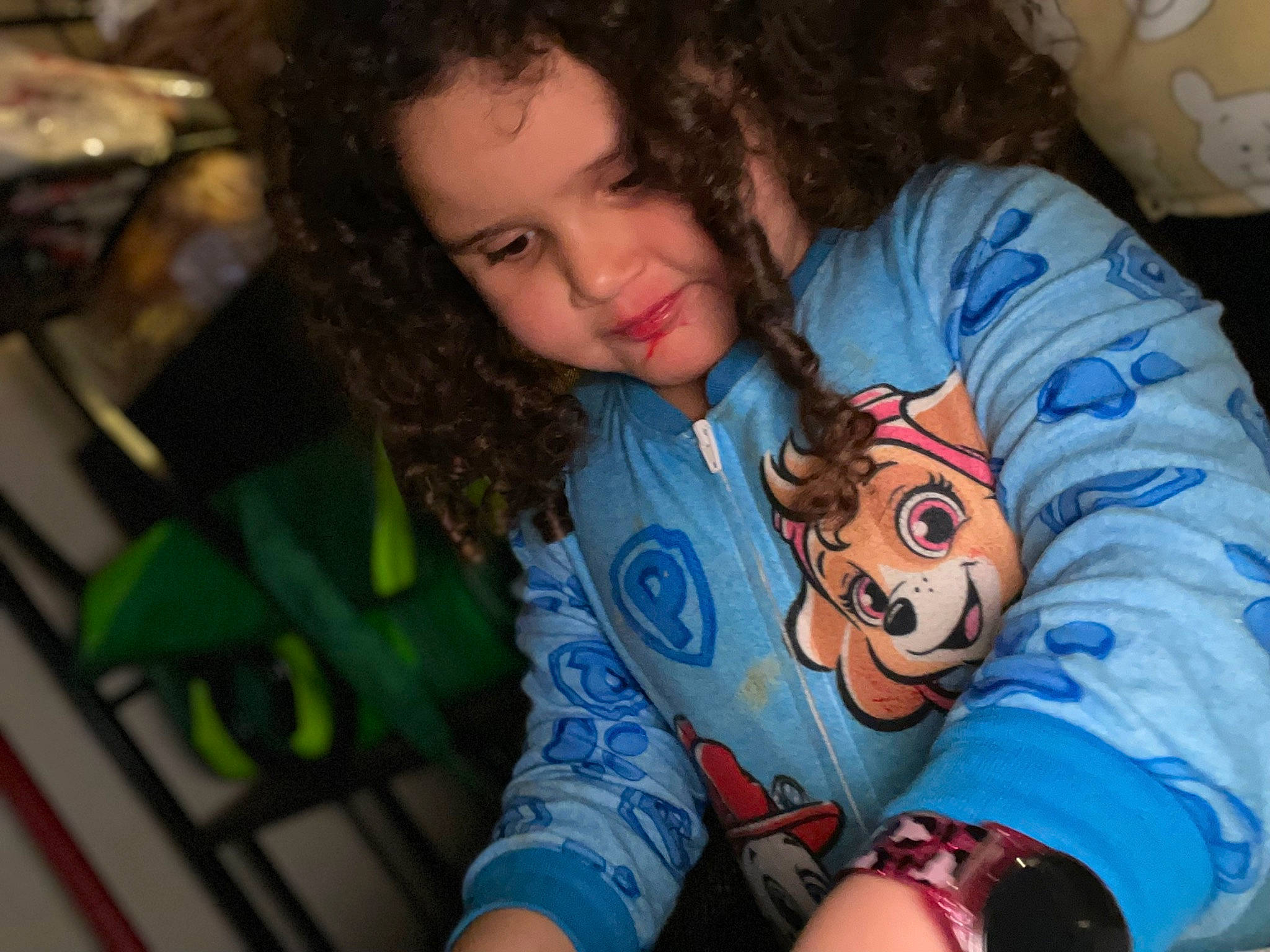 Jamie is registered to the contest to win money with this photo: arm, black_hair, cheek, comfort, cool, eye, finger, fun, gesture, hair, happy, head, human_body, mouth, nose, organ, person, skin, smile, t_shirt