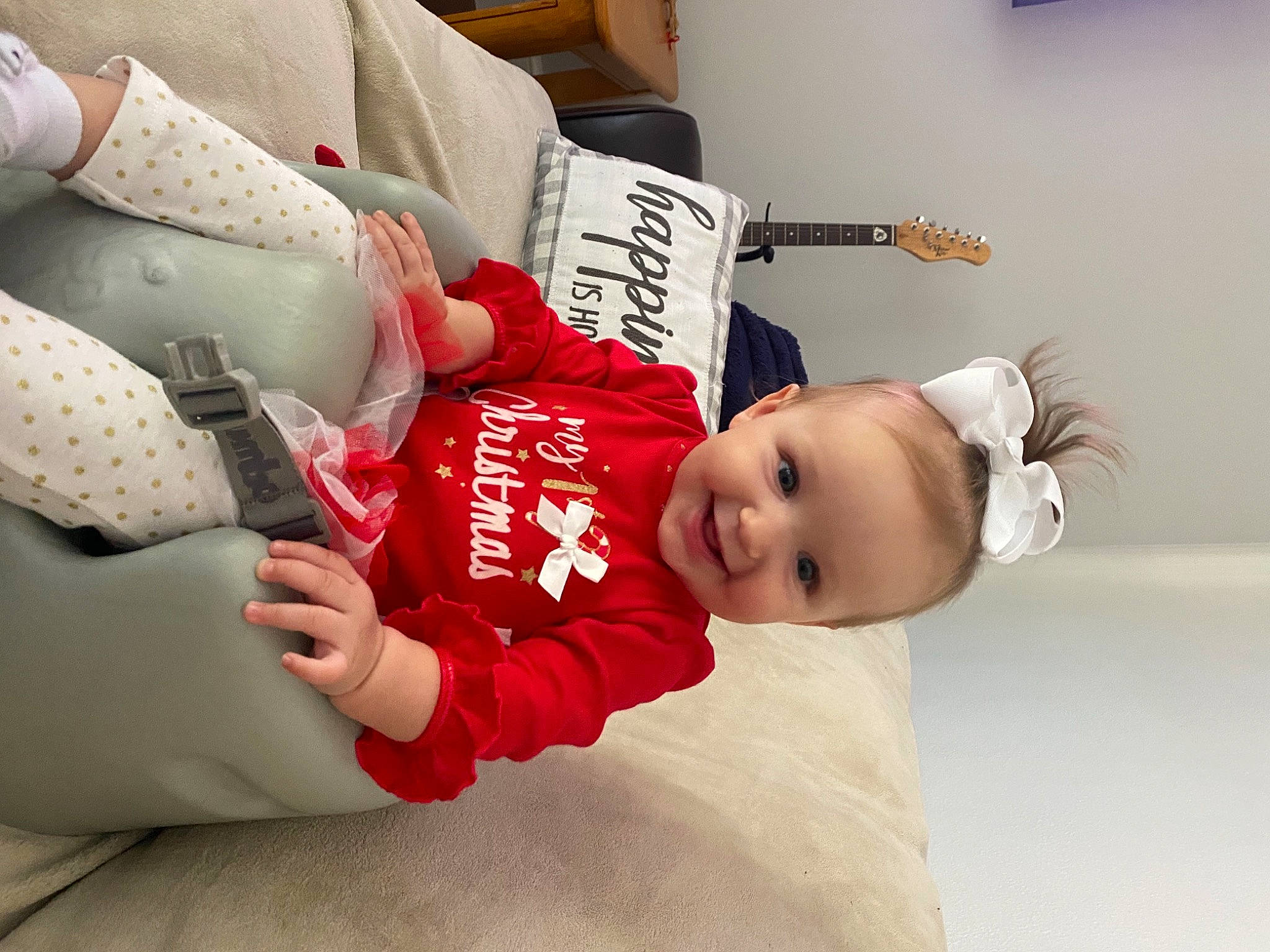 Ryan Rein is registered to the contest to win money with this photo: baby, baby_toddler_clothing, carmine, child, comfort, elbow, finger, flooring, happy, human_leg, joint, joy, knee, leg, person, room, sitting, sleeve, smile, thigh
