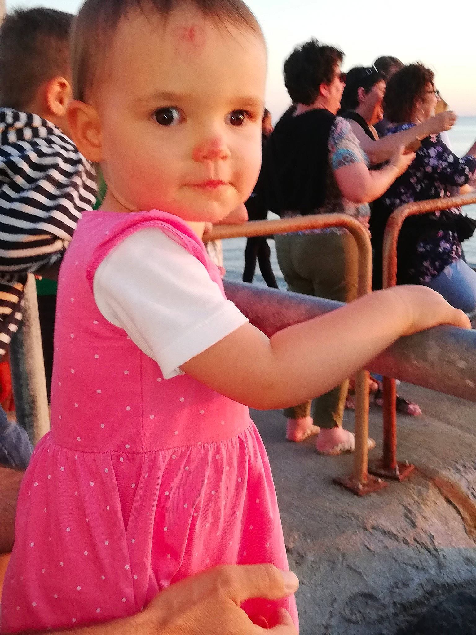 Maëlys a rejoint le concours — aidez-le/la à gagner de superbes lots ! child, person, pink, toddler