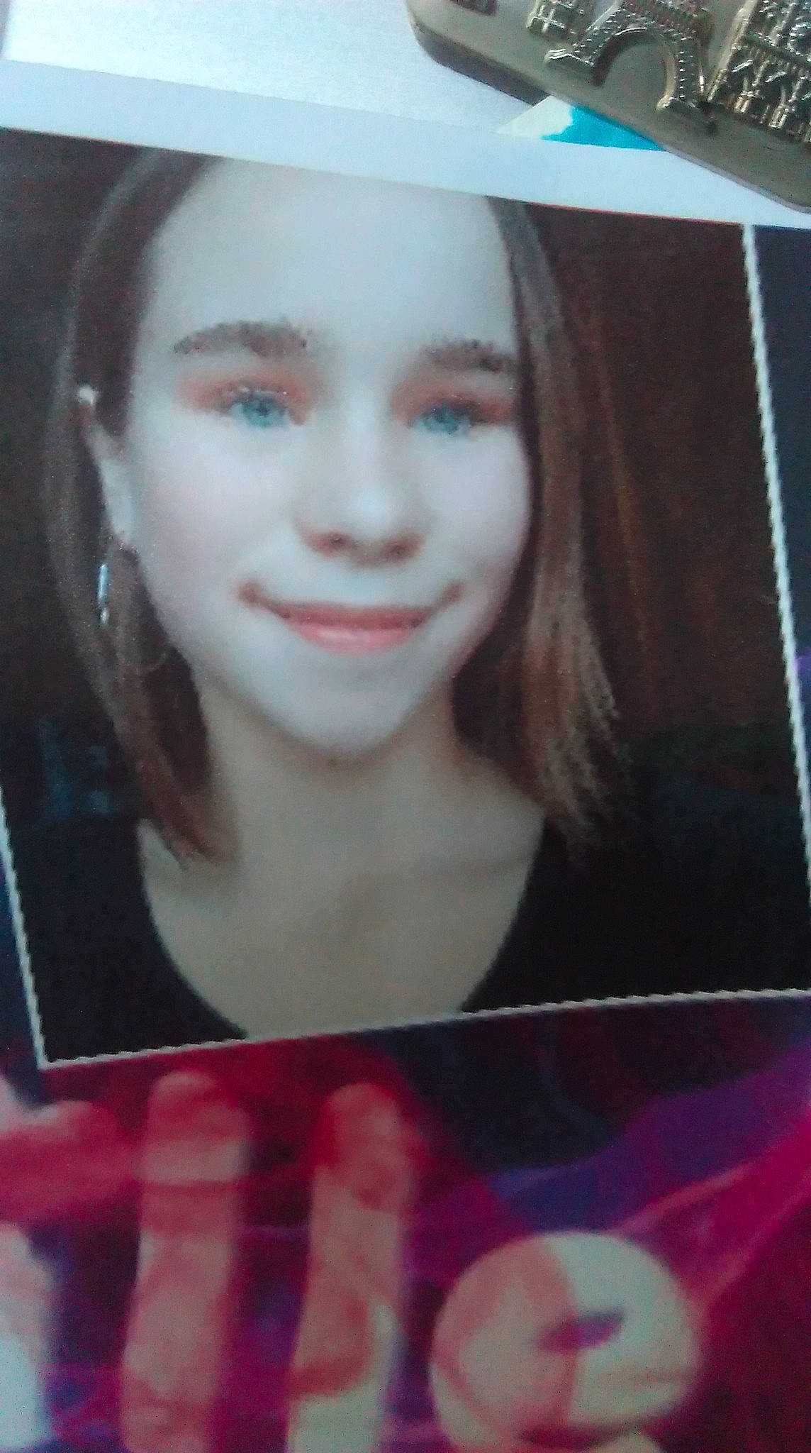 Louise participe au concours pour gagner de l'argent avec cette photo : art, beauty, cheek, eye, eyebrow, eyelash, face, forehead, head, lip, material_property, nose, person, photography, selfie, skin, smile