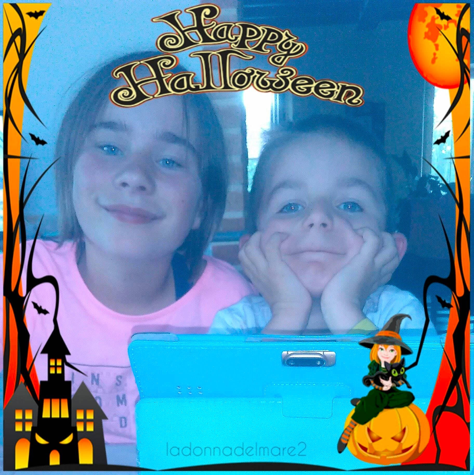 Gabin a rejoint le concours — aidez-le/la à gagner de superbes lots ! art, cartoon, child, happy, person, photography, photomontage, picture_frame, smile, yellow