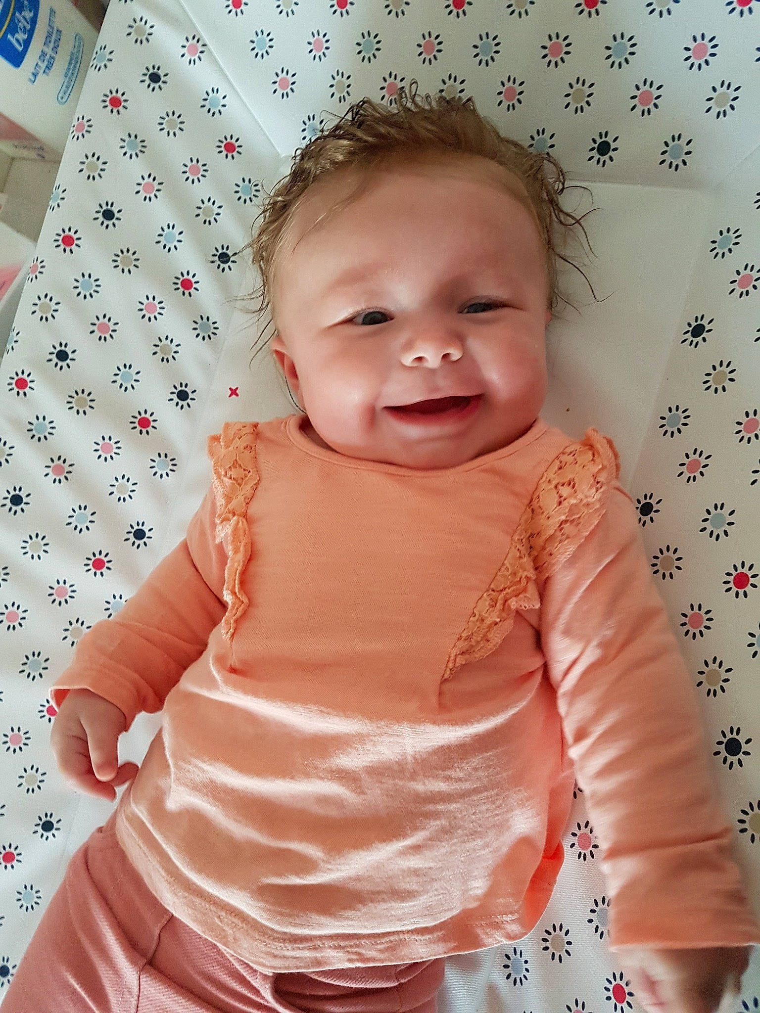 Rose a rejoint le concours — aidez-le/la à gagner de superbes lots ! baby, baby_toddler_clothing, cheek, child, child_model, face, finger, head, lip, person, pink, skin, sleeve, smile, toddler