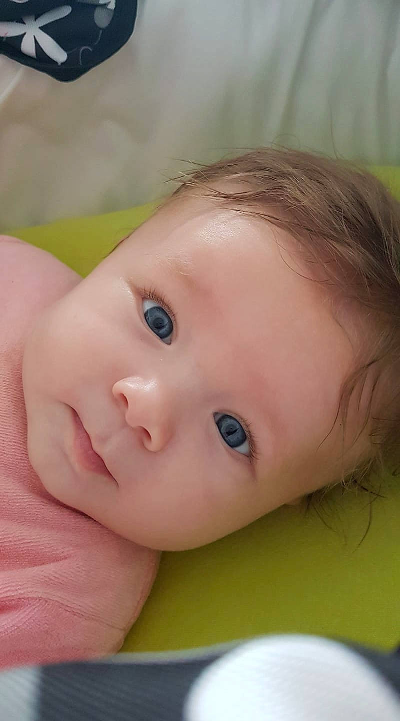 Rose participe au concours pour gagner de l'argent avec cette photo : baby, cheek, child, chin, close_up, eye, eyebrow, eyelash, face, forehead, head, iris, lip, mouth, nose, person, skin, toddler