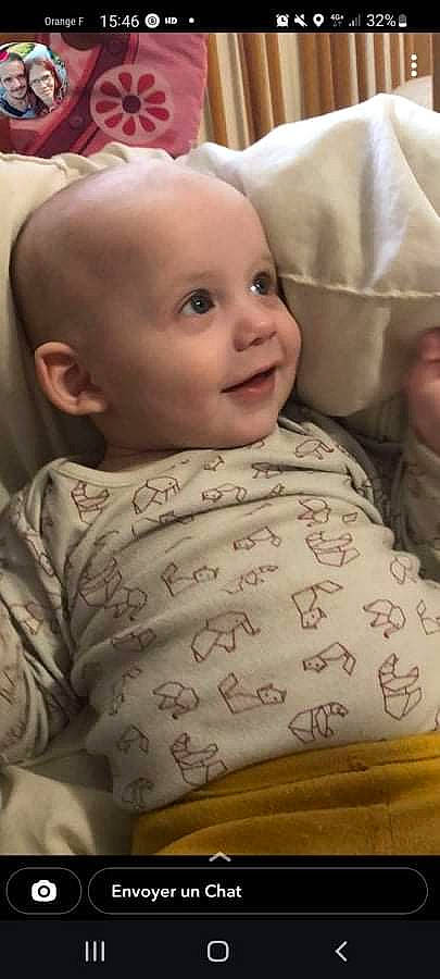 Emmanuel a rejoint le concours — aidez-le/la à gagner de superbes lots ! baby, baby_toddler_clothing, cheek, child, chin, comfort, eyebrow, face, finger, happy, iris, lip, mouth, nose, person, sitting, skin, sleeve, smile, t_shirt