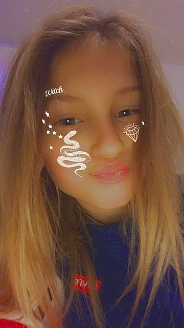 Malvina a rejoint le concours — aidez-le/la à gagner de superbes lots ! beauty, blond, cheek, chin, close_up, eye, eyebrow, eyelash, face, forehead, hair, hairstyle, head, human, jaw, lip, long_hair, mouth, nose, person