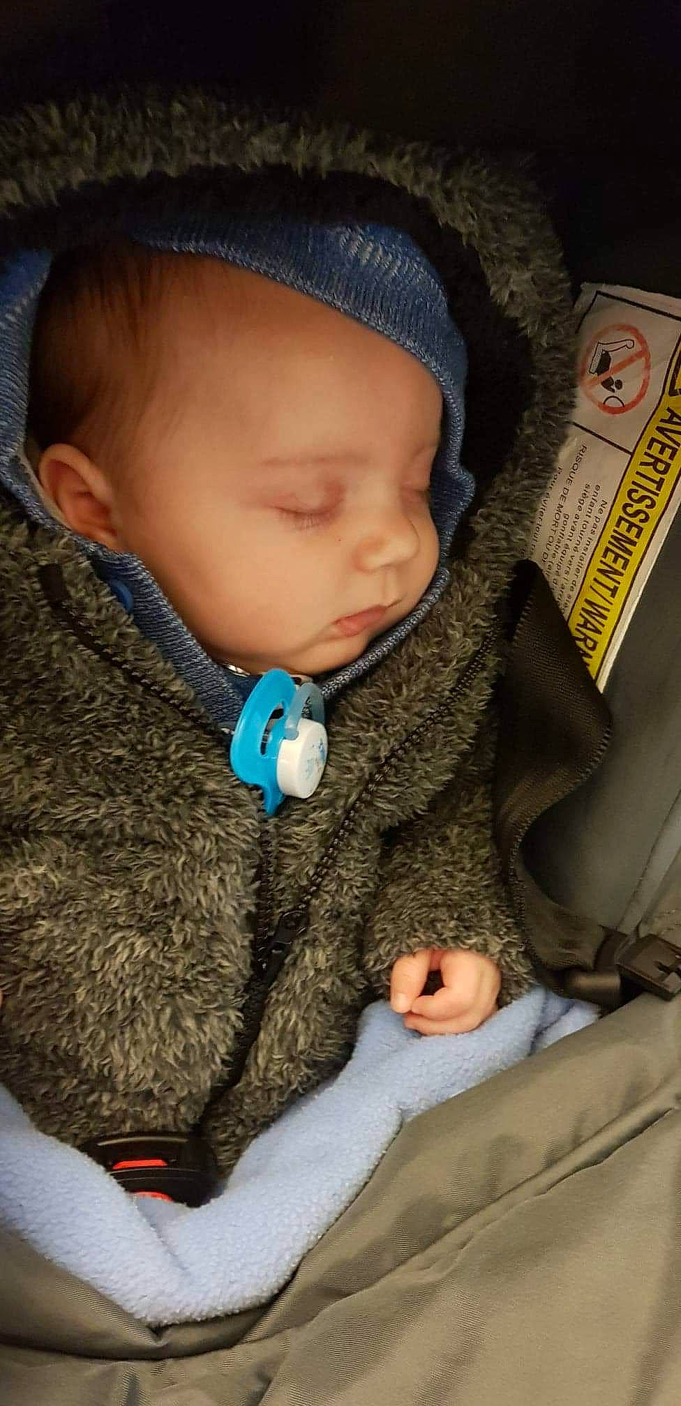 Natéo a rejoint le concours — aidez-le/la à gagner de superbes lots ! boy, cheek, child, eye, human, infant, knitting, nose, person, product, skin, textile, toddler