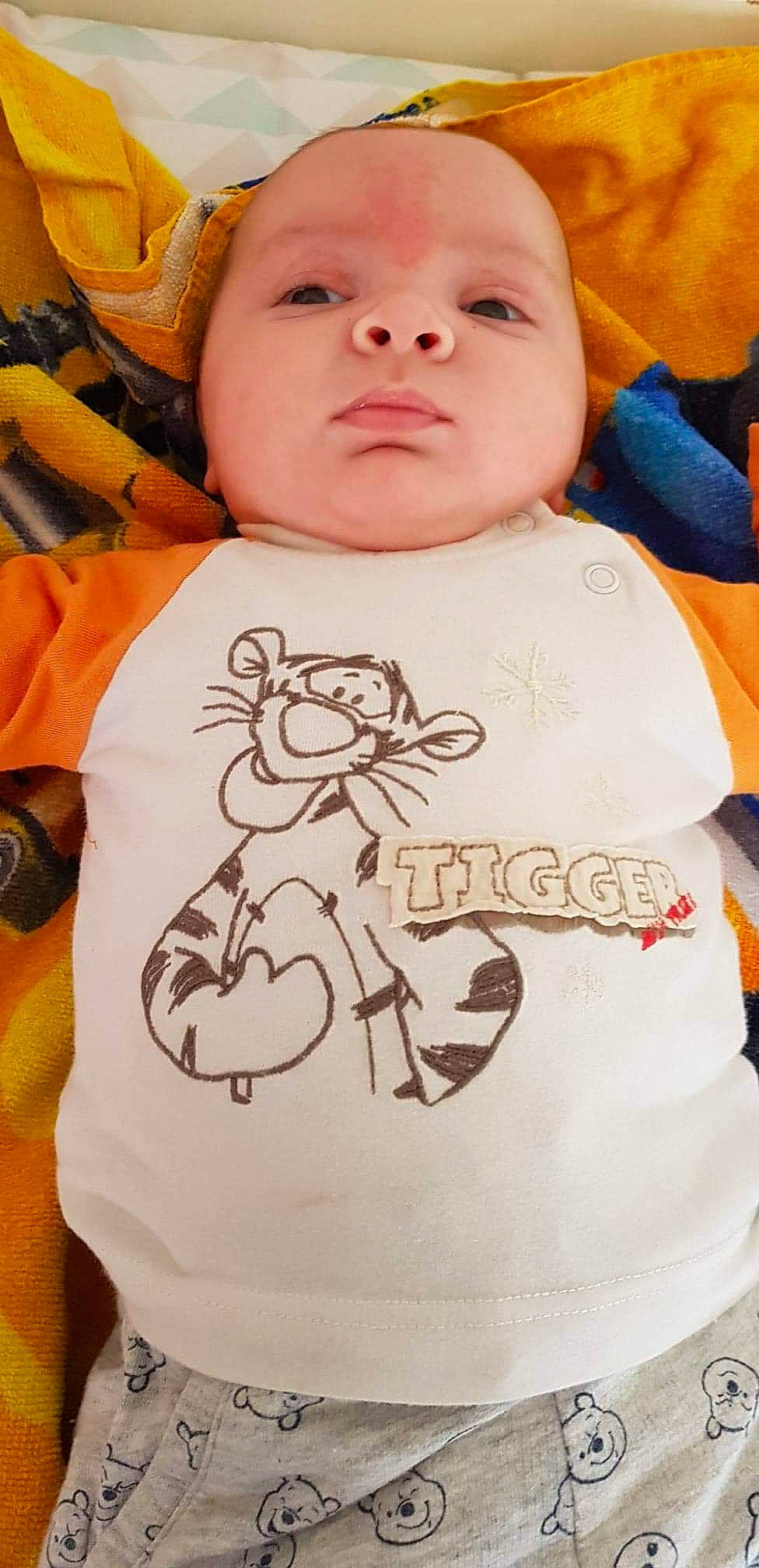 Natéo participe au concours pour gagner de l'argent avec cette photo : baby_products, cheek, child, cool, day, face, facial_expression, girl, happiness, head, infant, material, person, product, skin, smile, t_shirt, textile, toddler