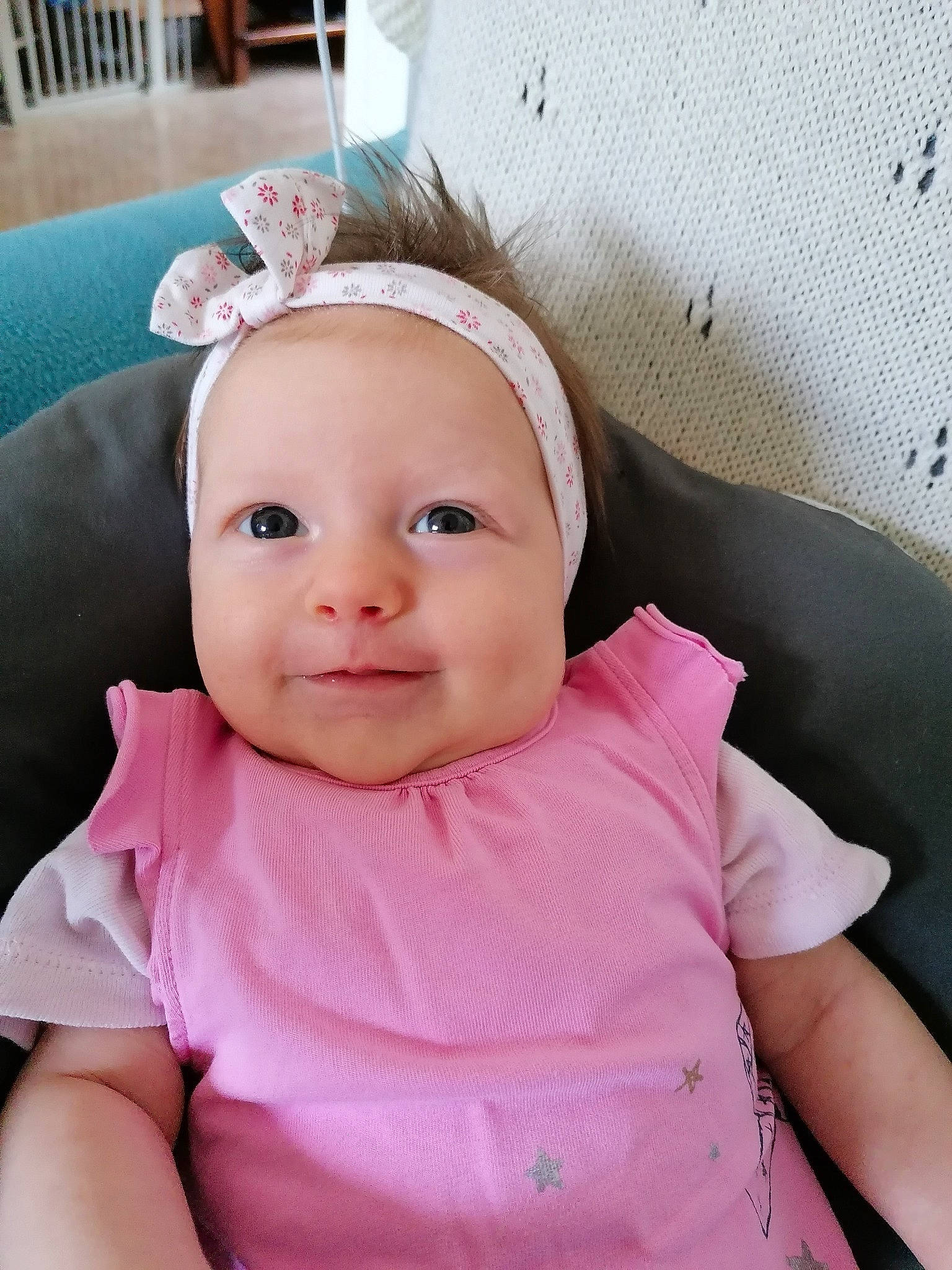 Maëlia a rejoint le concours — aidez-le/la à gagner de superbes lots ! baby, baby_products, baby_toddler_clothing, beauty, cheek, child, ear, eye, face, hair_accessory, head, headband, headgear, headwear, lip, person, pink, skin, toddler