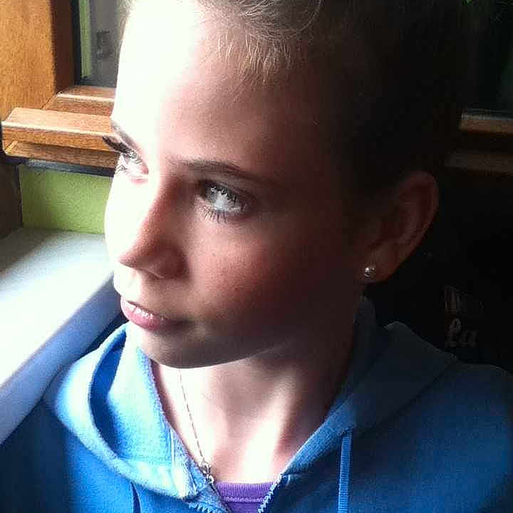 Julie a rejoint le concours — aidez-le/la à gagner de superbes lots !