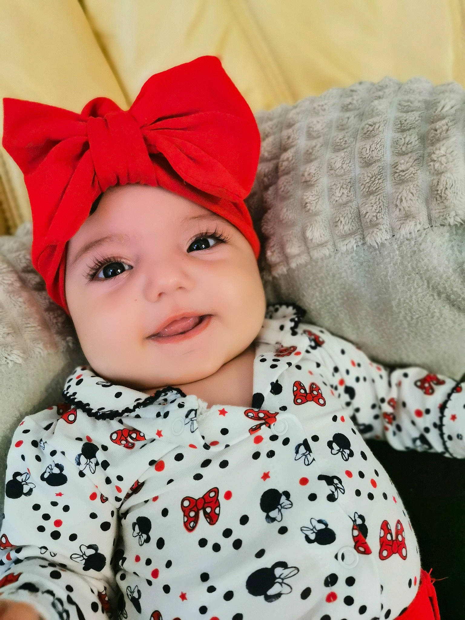 Beatriz a rejoint le concours — aidez-le/la à gagner de superbes lots ! baby_toddler_clothing, cap, chin, clothing, collar, costume_hat, face, facial_expression, happy, hat, headgear, headwear, lip, outerwear, person, pink, skin, sleeve, smile, textile