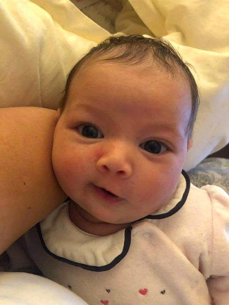 Léa participe au concours pour gagner de l'argent avec cette photo : baby, cheek, chin, comfort, eye, eyebrow, eyelash, face, facial_expression, forehead, head, iris, lip, mouth, neck, nose, organ, person, skin, smile