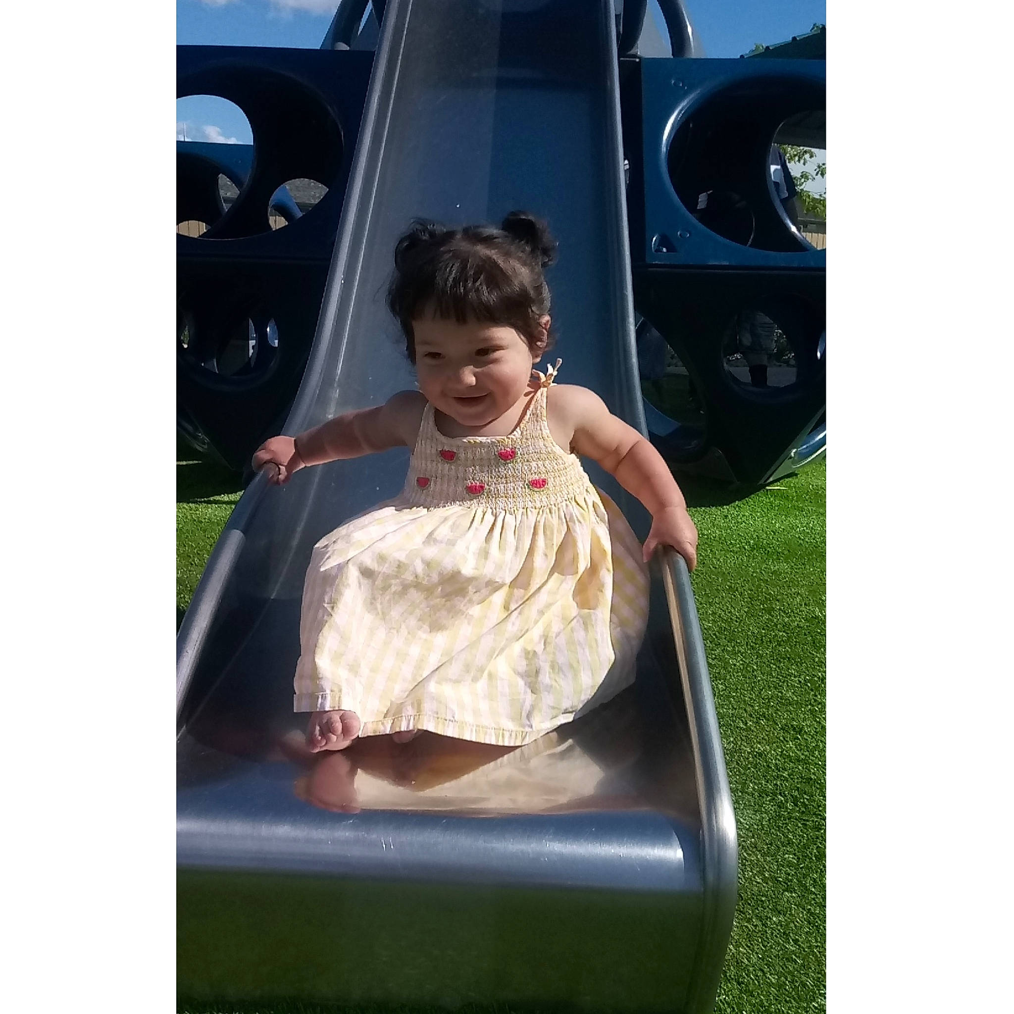 Abella is registered to the contest to win money with this photo: car, child, child_model, dress, family_car, flower_girl, person, photography, sitting, vehicle, vehicle_door