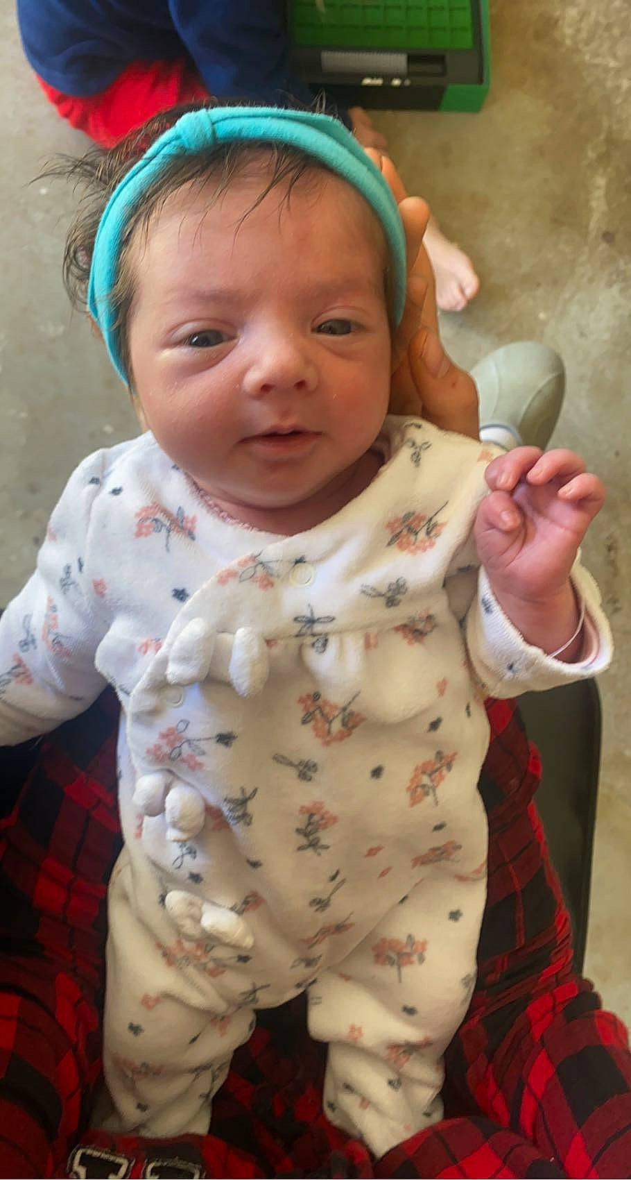 Leyanna participe au concours pour gagner de l'argent avec cette photo : baby, baby_toddler_clothing, cheek, chin, eye, face, gesture, happy, head, lip, mouth, neck, nose, organ, person, pink, skin, sleeve, textile, toddler