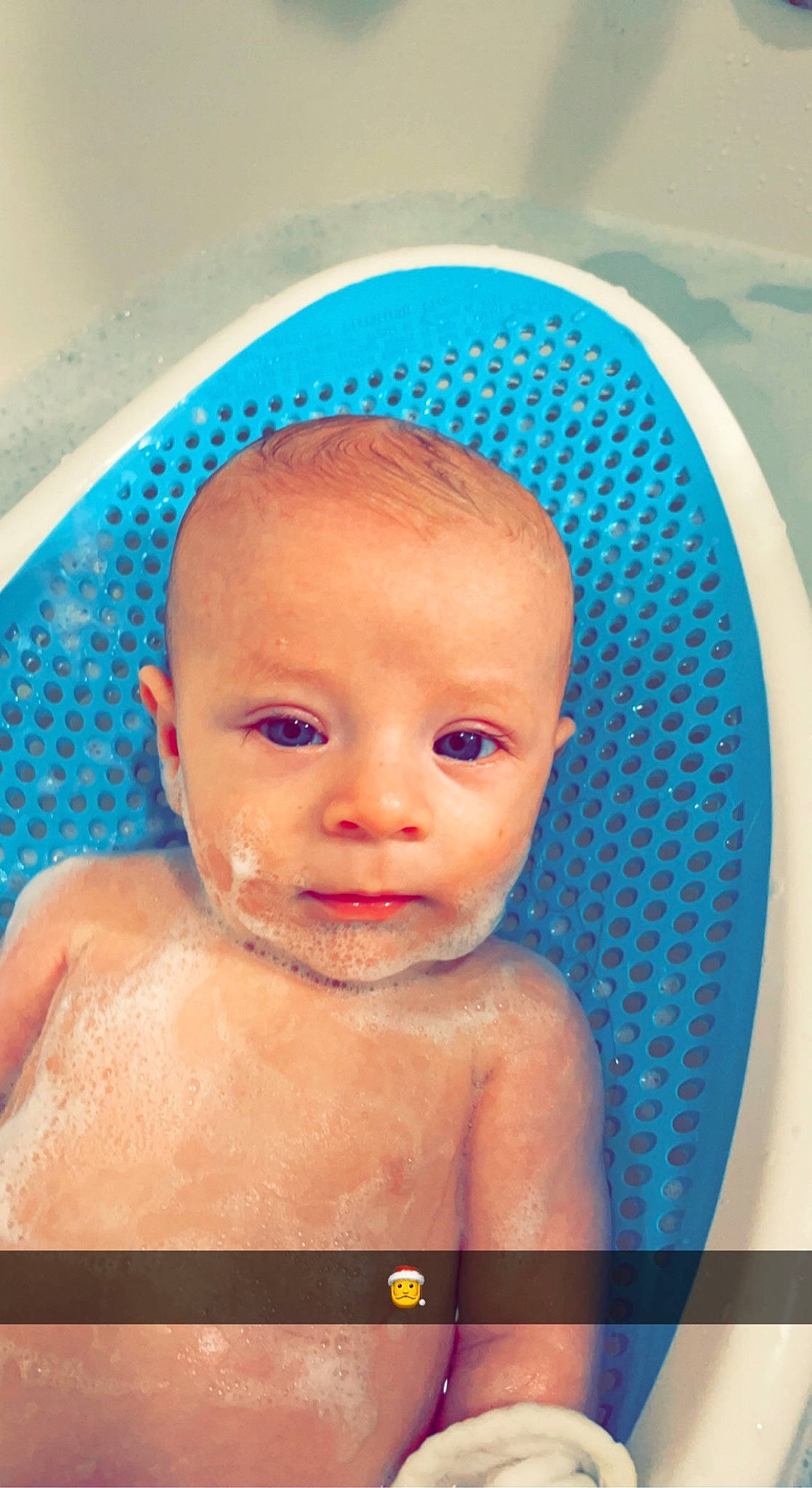 Enzo is registered to the contest to win money with this photo: baby, baby_bathing, bathing, bathroom, bathtub, cheek, chest, child, eyelash, fluid, fun, iris, jaw, lip, liquid, mouth, nose, person, skin, toddler