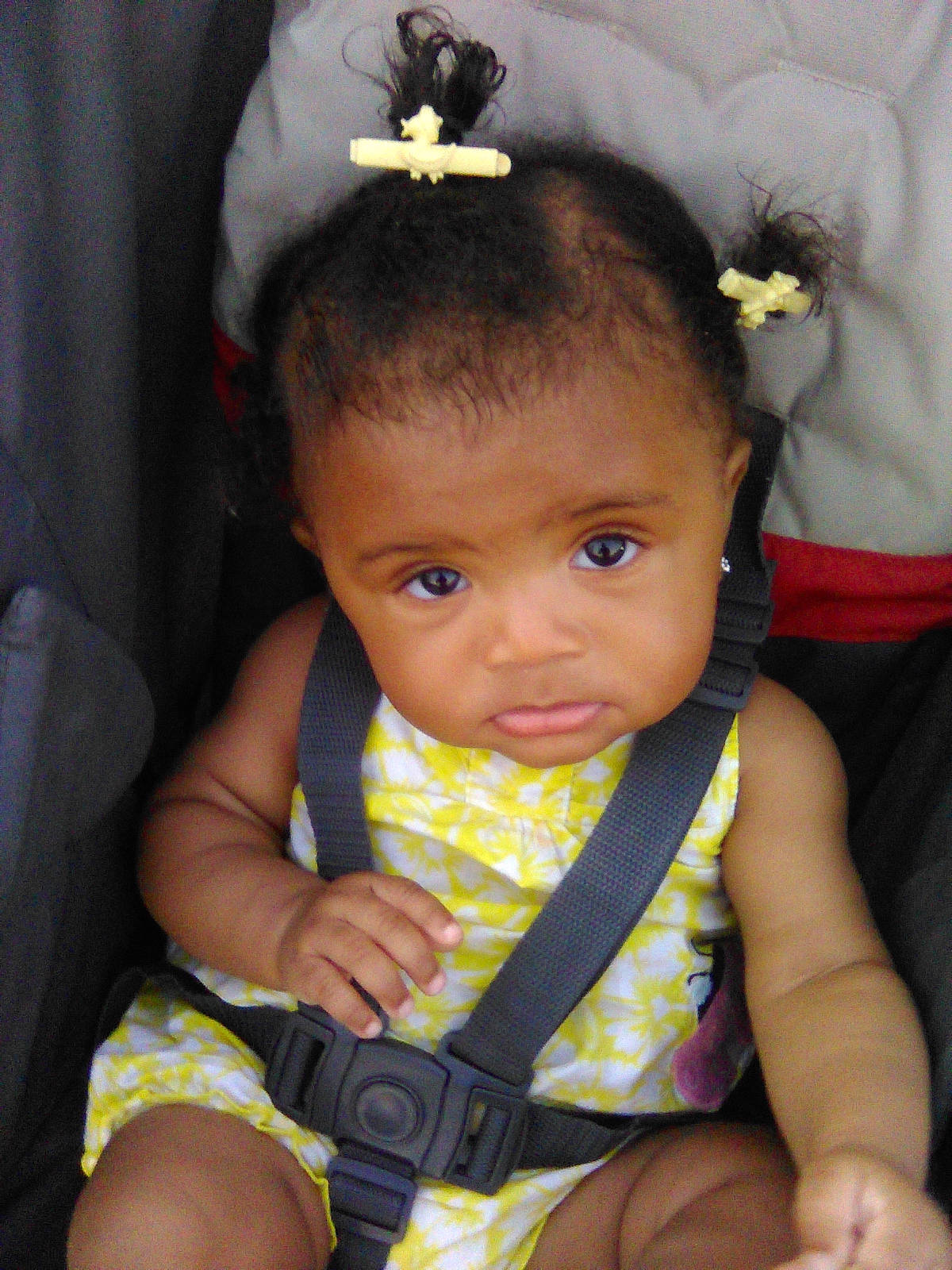 La'Queen is registered to the contest to win money with this photo: arm, baby_toddler_clothing, cheek, chin, ear, eye, facial_expression, forehead, hair, hand, head, iris, lip, mouth, neck, nose, organ, person, skin, temple