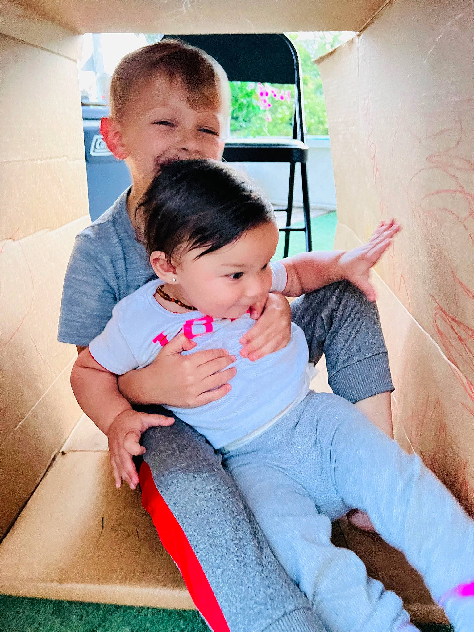 Luna Bella is registered to the contest to win money with this photo: arm, comfort, finger, gesture, hand, happy, human_body, interaction, jeans, joint, joy, leg, leisure, mammal, muscle, person, shorts, shoulder, skin, t_shirt