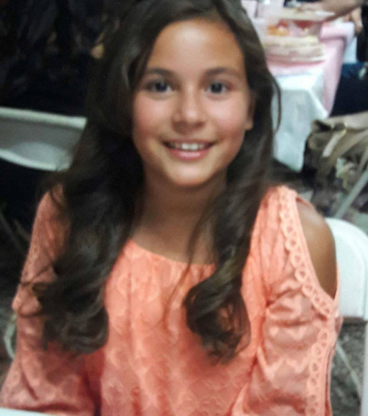 Karla is registered to the contest to win money with this photo: beauty, black_hair, brown_hair, girl, hair, hair_coloring, hairstyle, joy, layered_hair, long_hair, person, smile, socialite