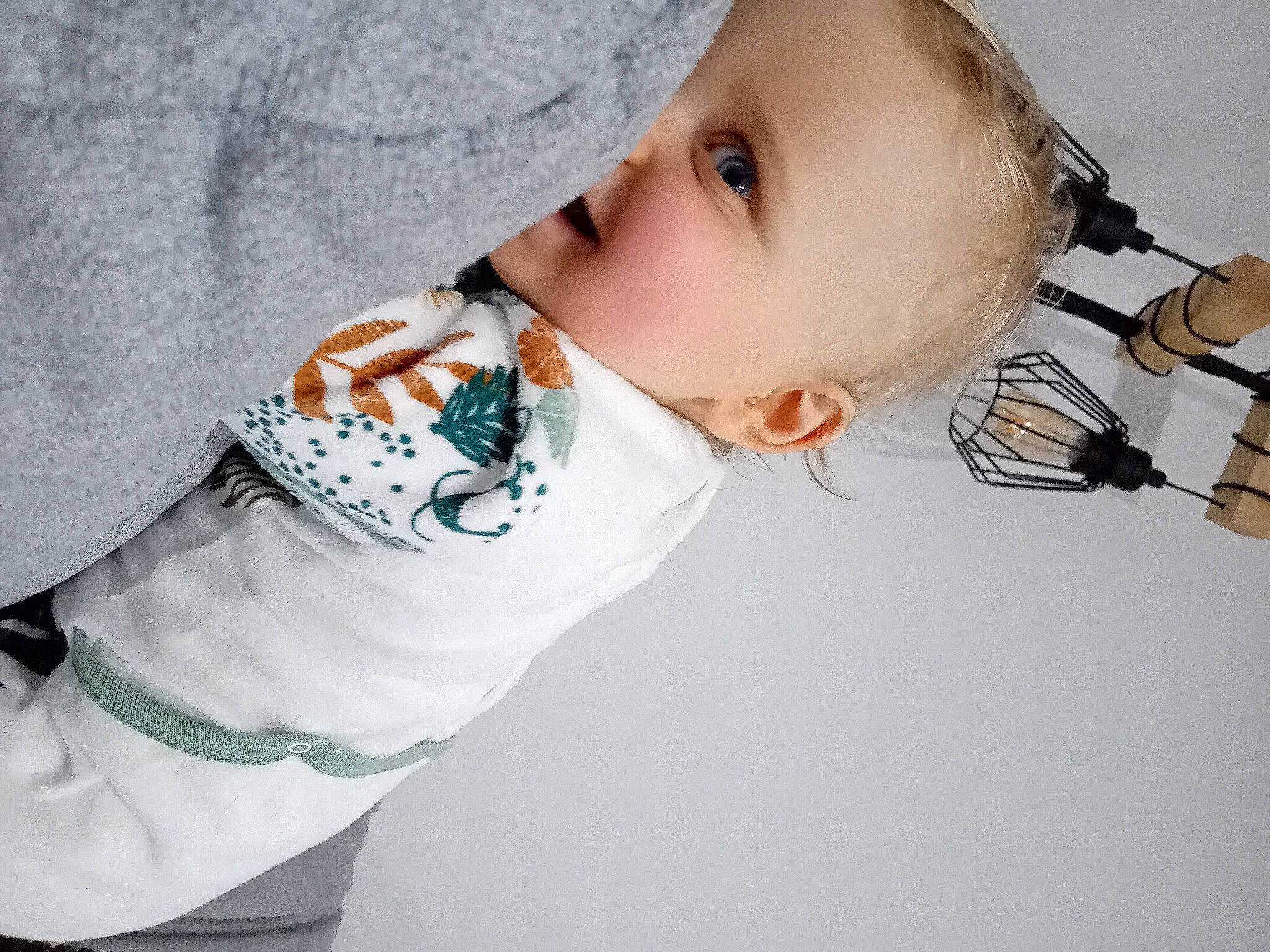 Zéphir a rejoint le concours — aidez-le/la à gagner de superbes lots ! arm, baby, baby_products, baby_toddler_clothing, cheek, child, collar, eye, eyelash, fashion_accessory, headgear, pattern, person, personal_protective_equipment, sleeve, toddler, winter