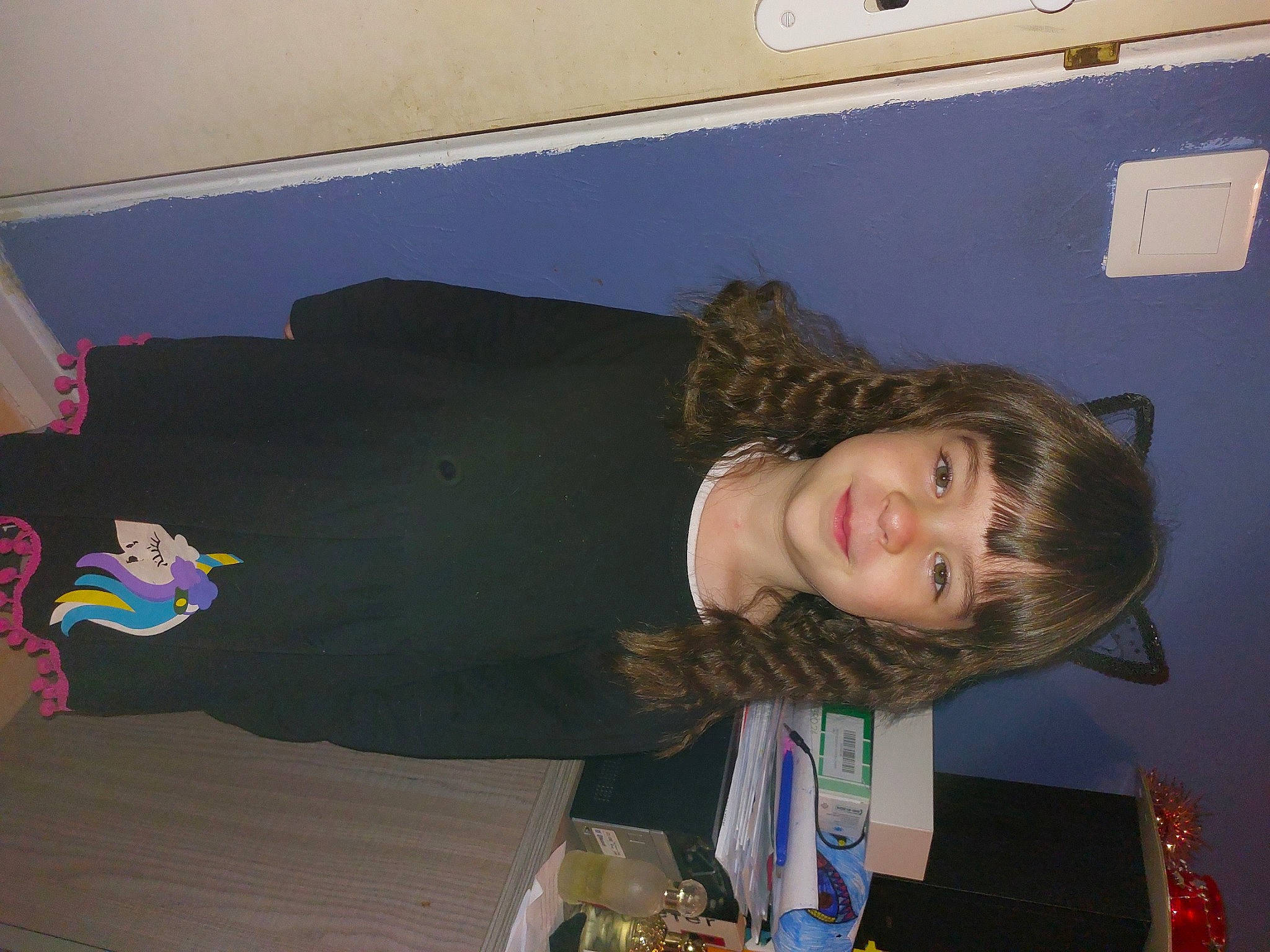 Joanie participe au concours pour gagner de l'argent avec cette photo : comfort, event, fun, joy, person, room, smile