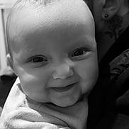 Leyah a rejoint le concours — aidez-le/la à gagner de superbes lots ! adult, affection, baby, black_and_white, child, close_up, clothing, cute, face, family, happy, head, hug, human, infant, love, person, portrait, smile, warmth