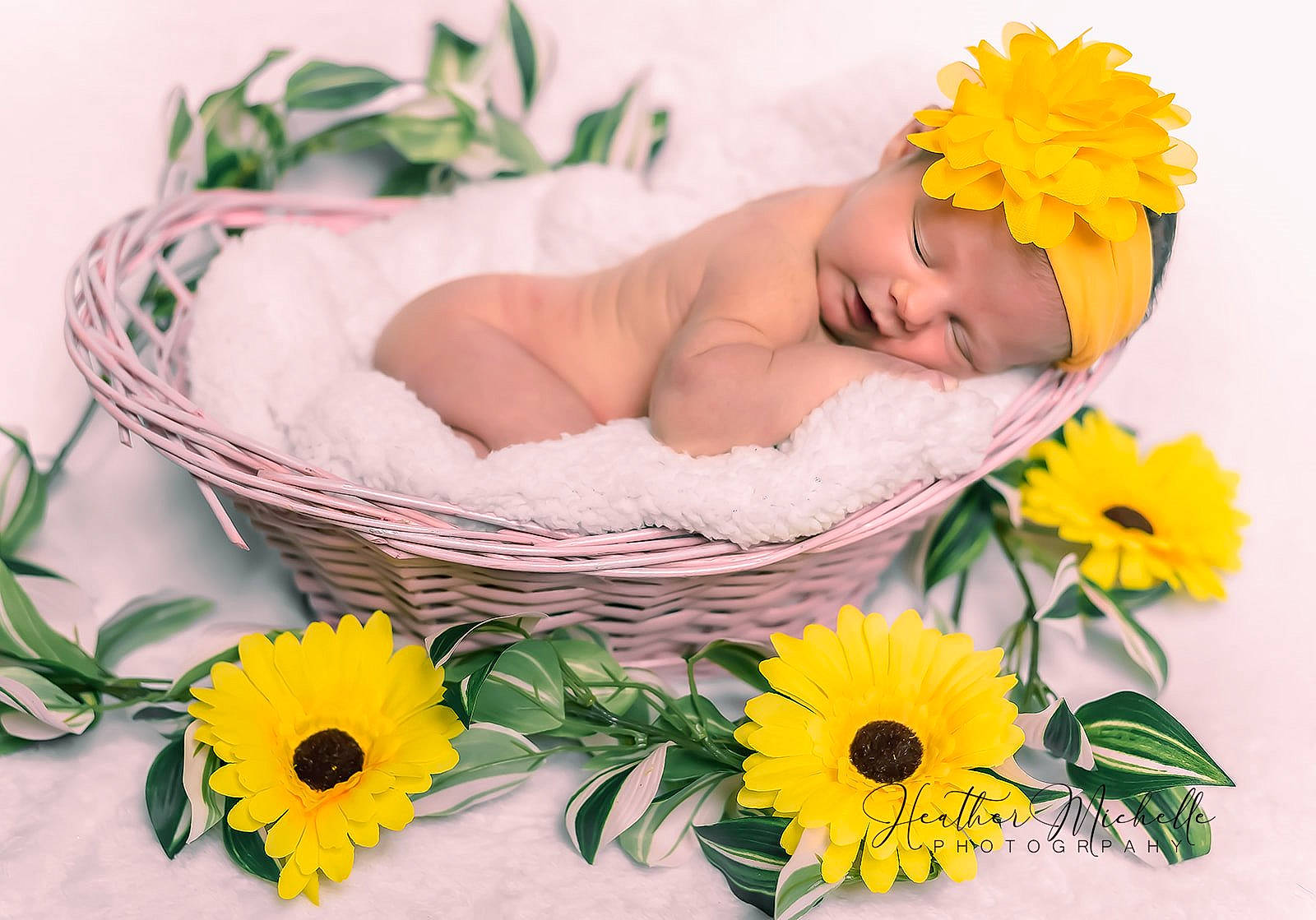 Aisling is registered to the contest to win money with this photo: artificial_flower, baby, beauty, bouquet, comfort, cut_flowers, fashion_accessory, floral_design, flower, flower_arranging, flowering_plant, hair_accessory, happy, headwear, linens, person, petal, plant, spring, sunglasses