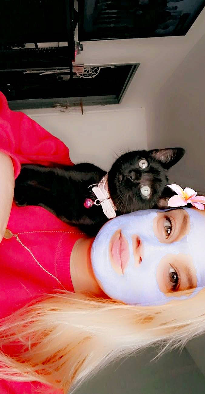 Ruby participe au concours pour gagner de l'argent avec cette photo : bangs, black_hair, dress, ear, eyebrow, eyelash, fashion_accessory, felidae, fur, human_body, human_leg, lip, long_hair, magenta, mouth, neck, nose, skin, whiskers, wrist