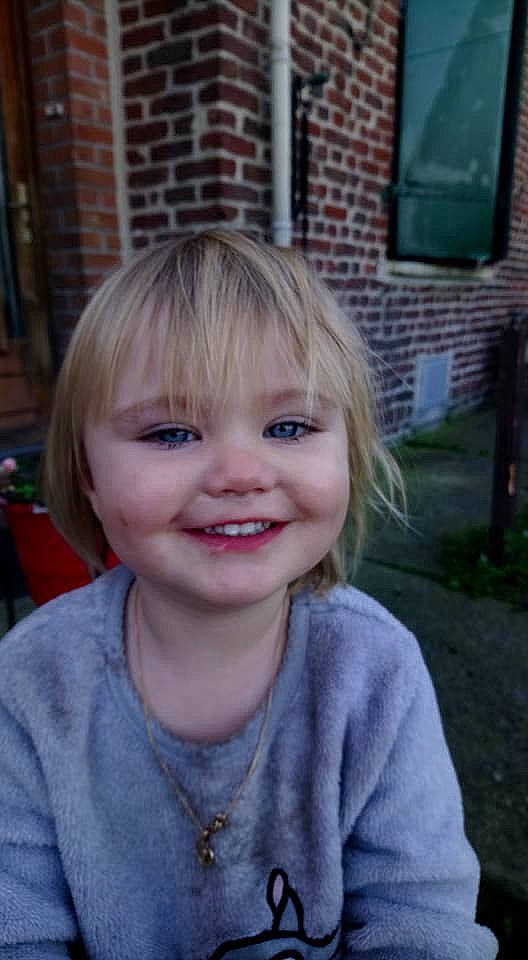 Élyana a rejoint le concours — aidez-le/la à gagner de superbes lots ! blond, cheek, child, day, emotion, eye, face, facial_expression, fun, girl, hair, hairstyle, head, human_hair_color, joy, nose, organ, person, skin, smile