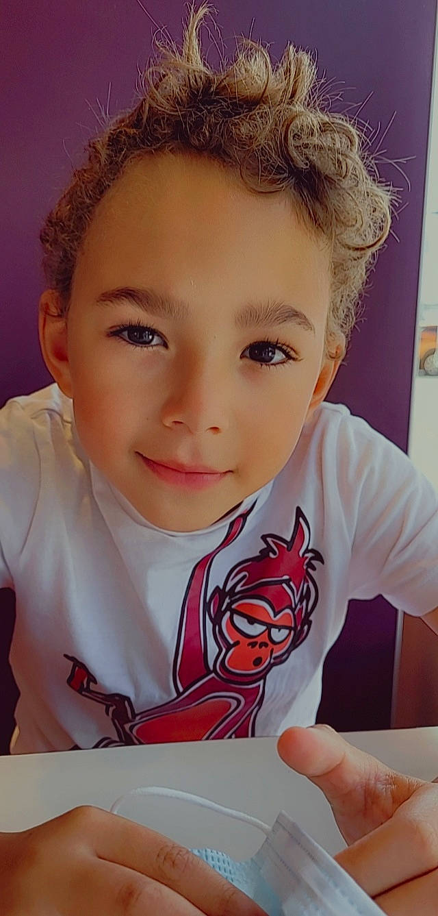 Melvin a rejoint le concours — aidez-le/la à gagner de superbes lots ! cheek, chin, ear, eyebrow, eyelash, face, facial_expression, forehead, hair, head, human, jaw, joy, lip, mouth, muscle, neck, nose, organ, person