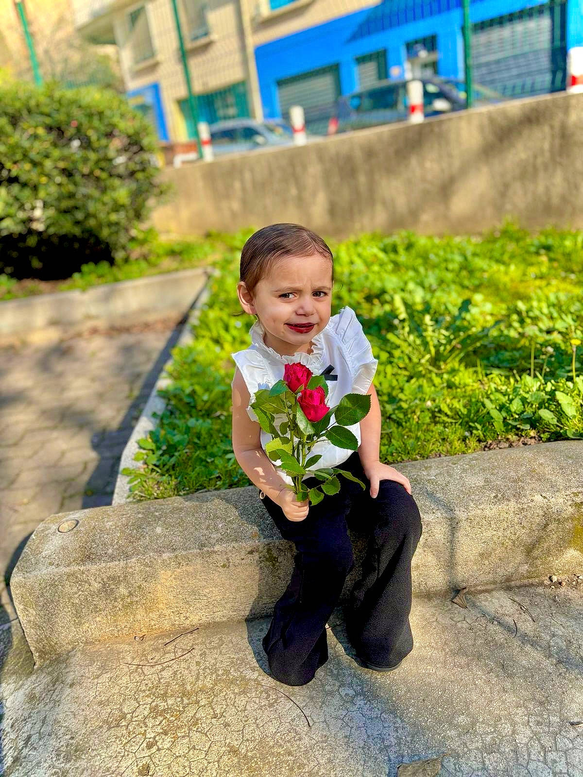 Beatrice Anastasia a rejoint le concours — aidez-le/la à gagner de superbes lots ! baby, baby_toddler_clothing, child, city, flower, fun, garden, grass, happy, joy, landscape, leisure, morning, people_in_nature, person, plant, recreation, sitting, soil, toddler