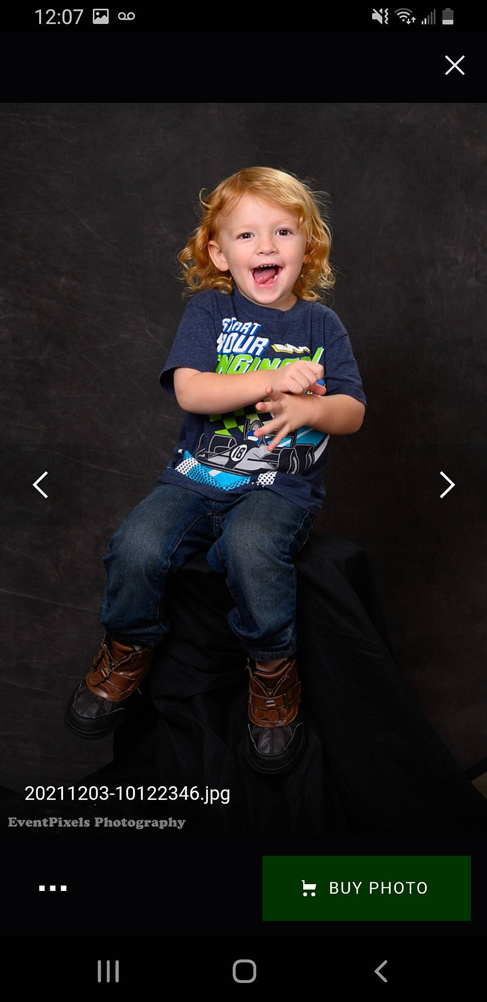 Khallin is registered to the contest to win money with this photo: child, cool, darkness, denim, electric_blue, flash_photography, fun, hair, happy, jeans, knee, leg, person, shoe, sleeve, smile, sneakers, standing, t_shirt, thigh