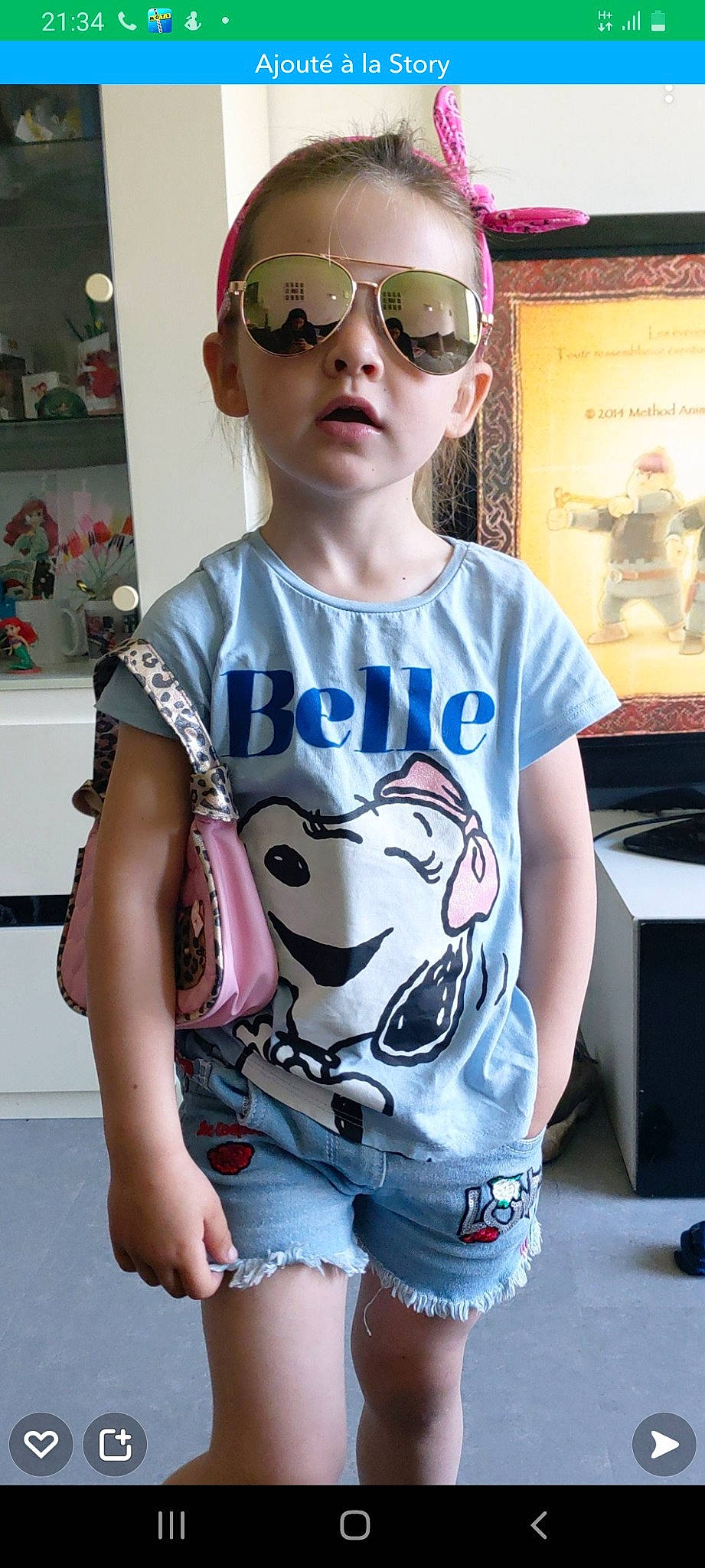 Selena participe au concours pour gagner de l'argent avec cette photo : baby_toddler_clothing, cap, chest, cool, eyewear, fashion, glasses, goggles, joint, neck, person, personal_protective_equipment, shorts, shoulder, sleeve, sportswear, street_fashion, sunglasses, t_shirt, vision_care