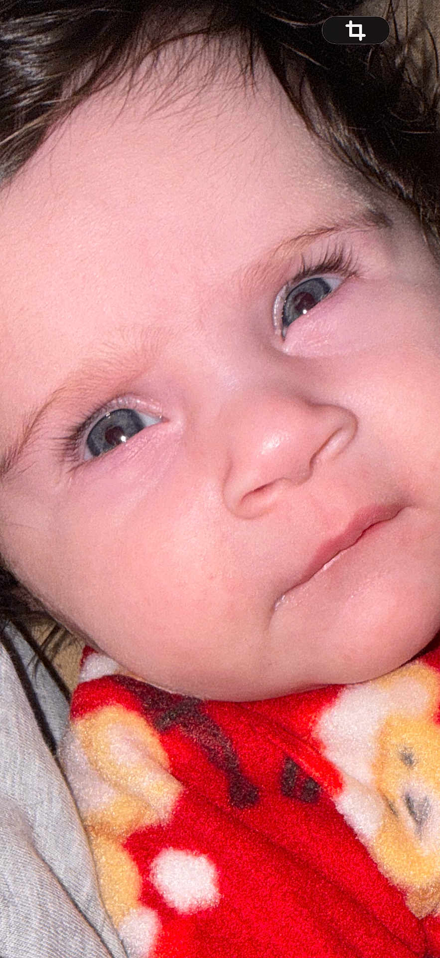 Mila Elysa participe au concours pour gagner de l'argent avec cette photo : baby, close_up, face, blue_eyes, blanket, infant, skin, eyelashes, portrait, cute, child, newborn, soft, warm, red, yellow, expression, head, person, young