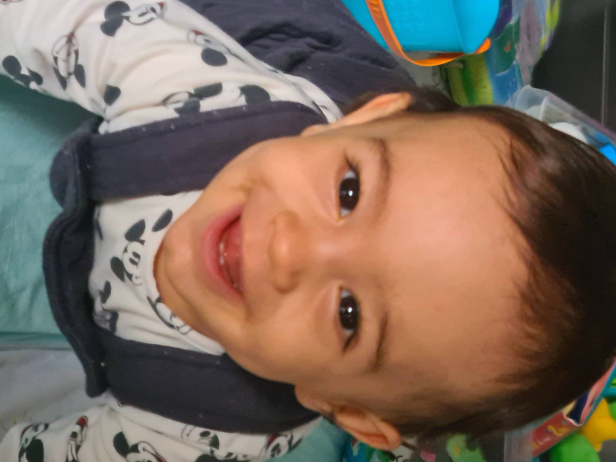 Thao a rejoint le concours — aidez-le/la à gagner de superbes lots ! baby, baby_toddler_clothing, beauty, blue, cheek, child, eye, eyebrow, eyelash, facial_expression, fun, happy, iris, joy, lip, nose, person, plant, skin, smile