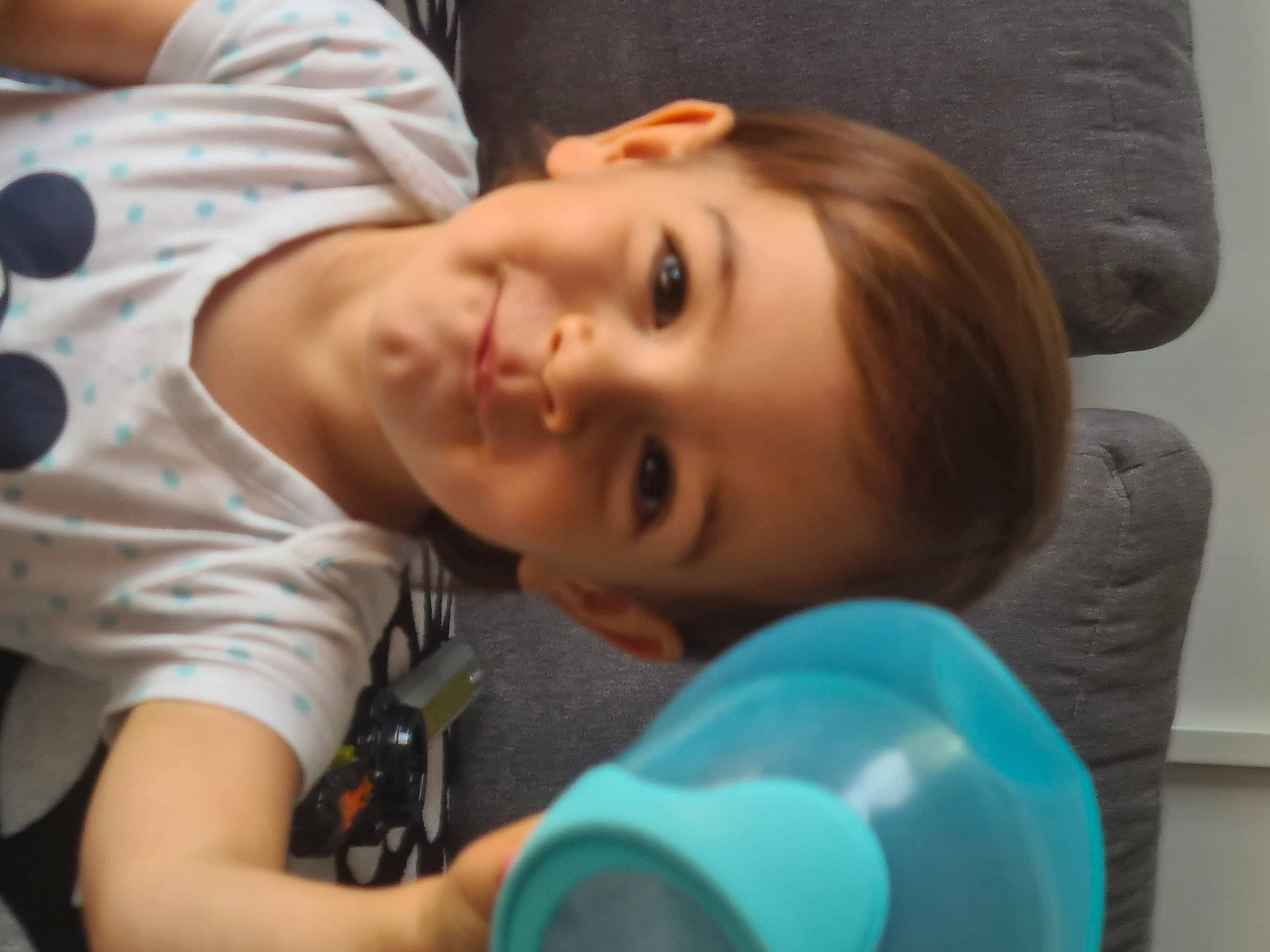 Thao a rejoint le concours — aidez-le/la à gagner de superbes lots ! baby, balloon, black_hair, cheek, child, comfort, electric_blue, eyebrow, eyelash, fun, happy, hat, joy, lip, mouth, neck, nose, person, room, sitting