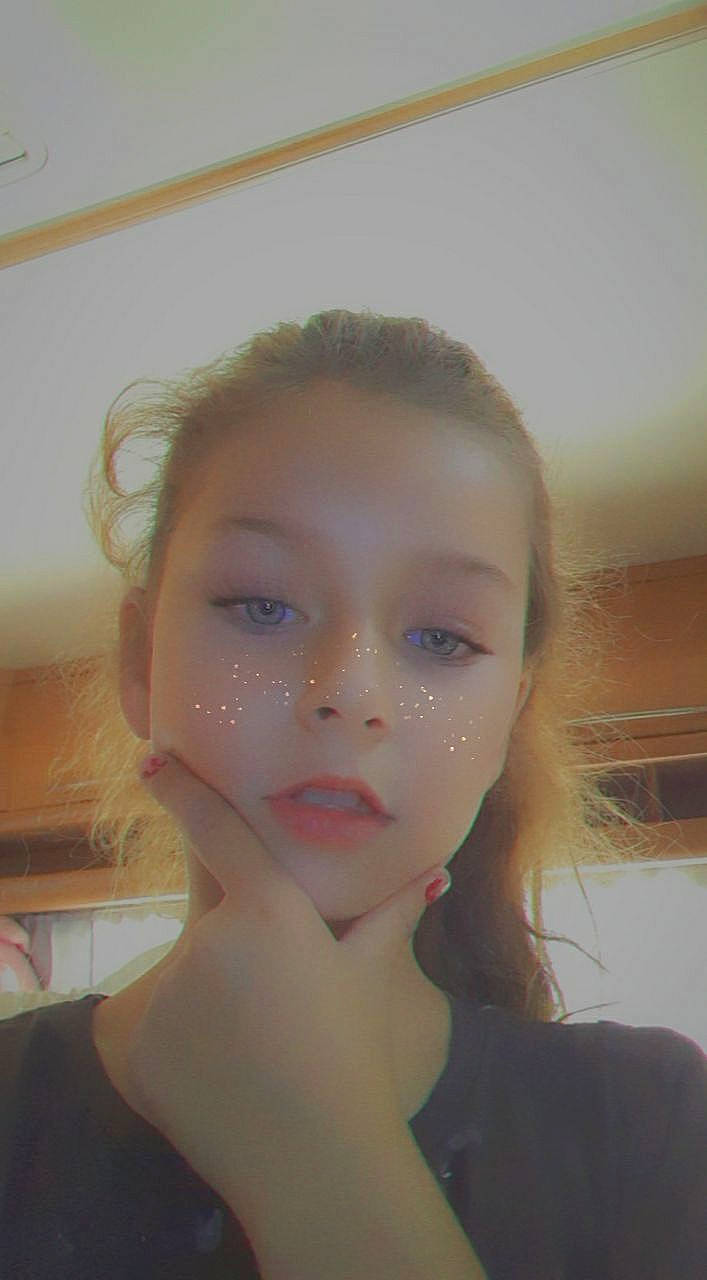 Cecilia participe au concours pour gagner de l'argent avec cette photo : cheek, child, chin, ear, eye, eyebrow, eyelash, face, forehead, hair, head, jaw, lip, nose, person, selfie, skin