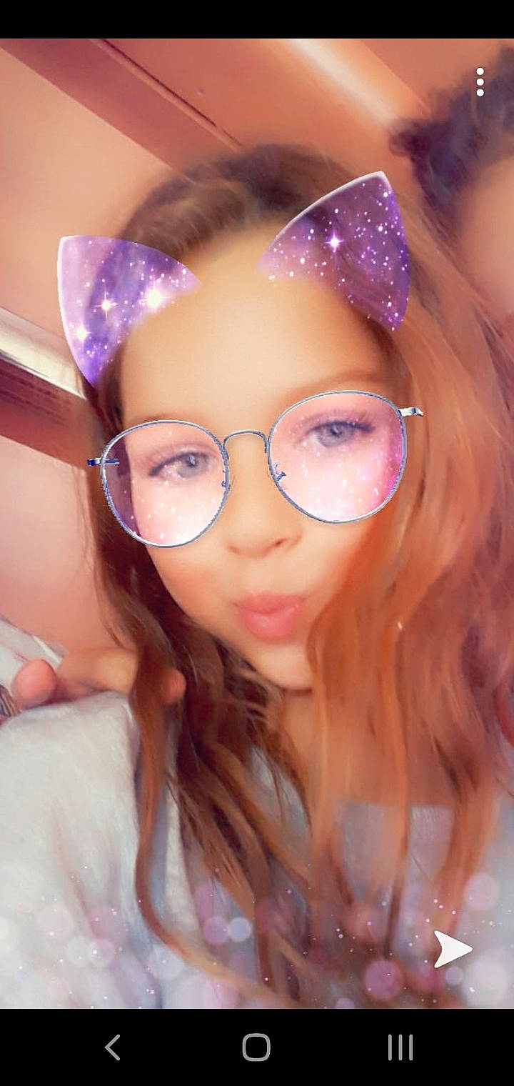 Maeva participe au concours pour gagner de l'argent avec cette photo : beauty, cheek, cool, eye, eyebrow, eyewear, face, forehead, glasses, hair, hair_coloring, lavender, lilac, lip, nose, person, pink, purple, selfie, skin